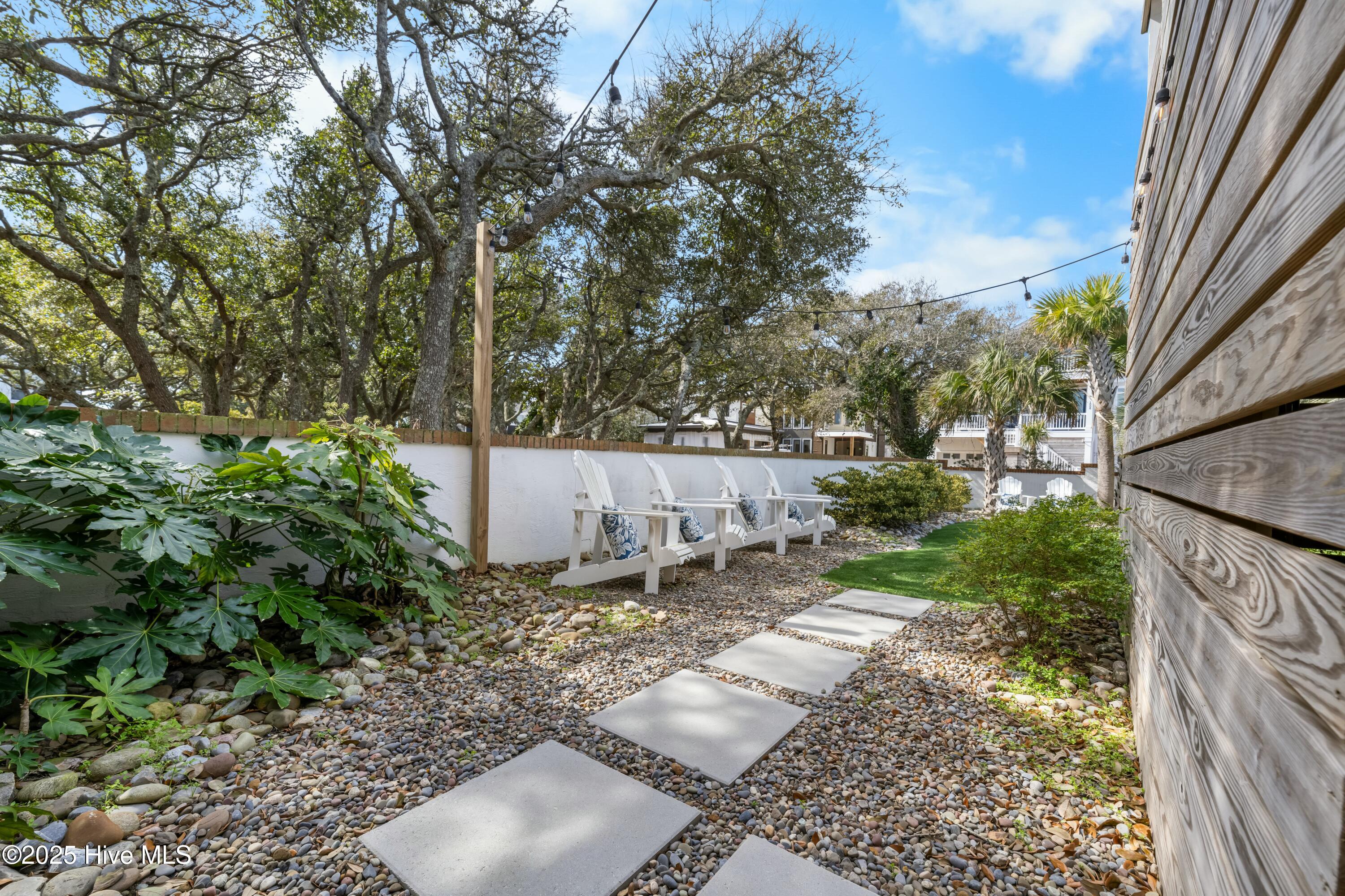 1016 Fort Fisher Boulevard S