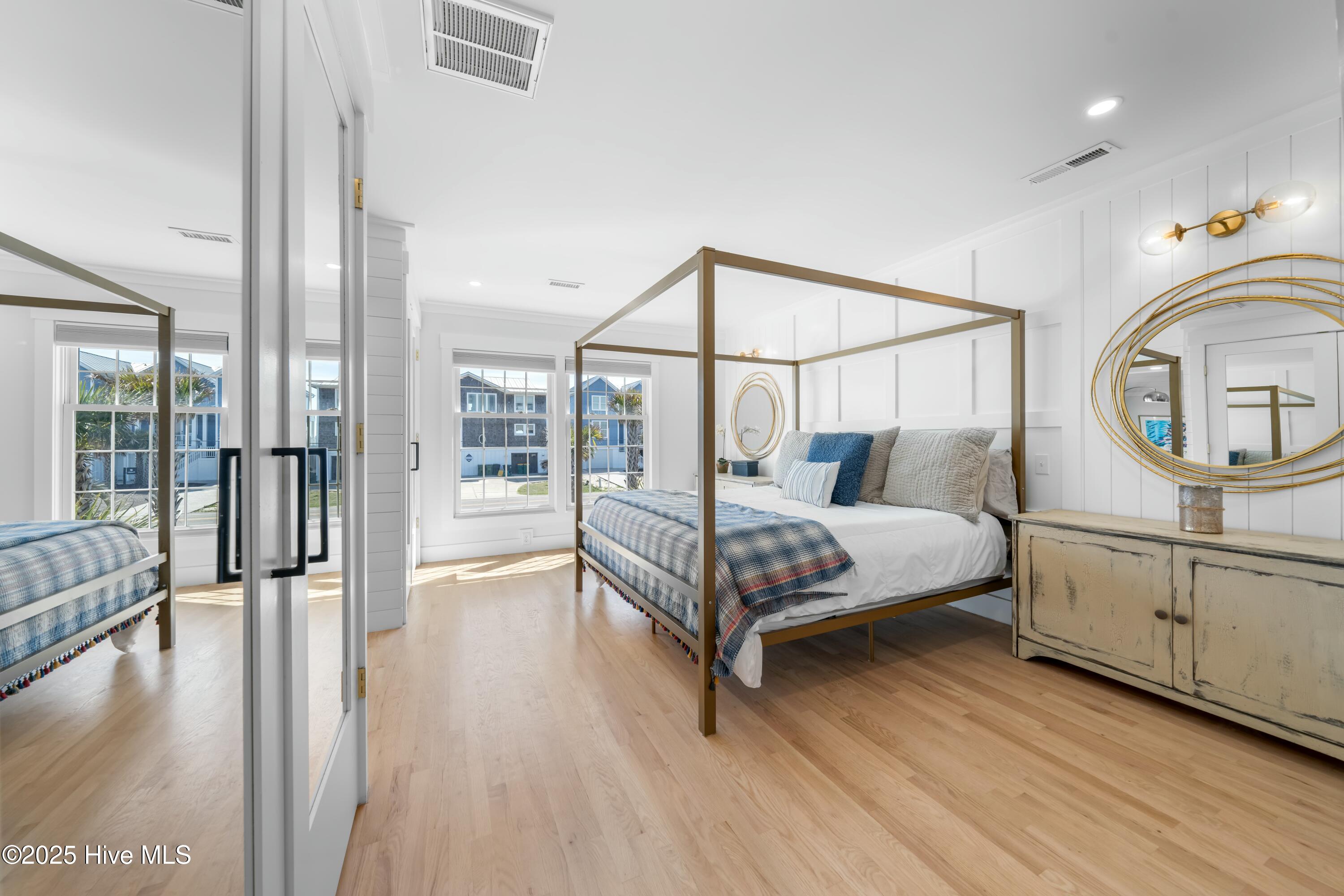 1016 Fort Fisher Boulevard S