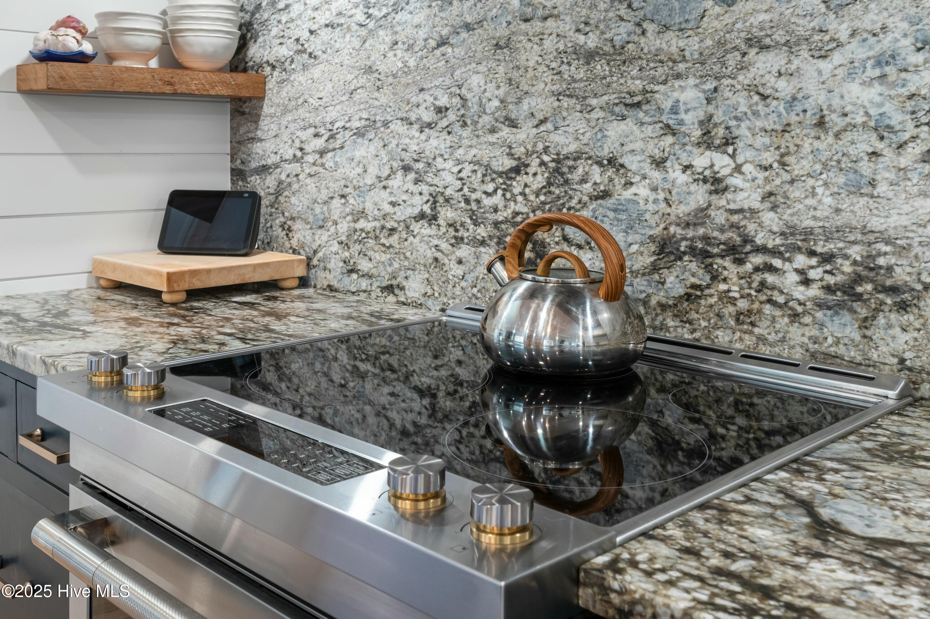 1016 Fort Fisher Boulevard S