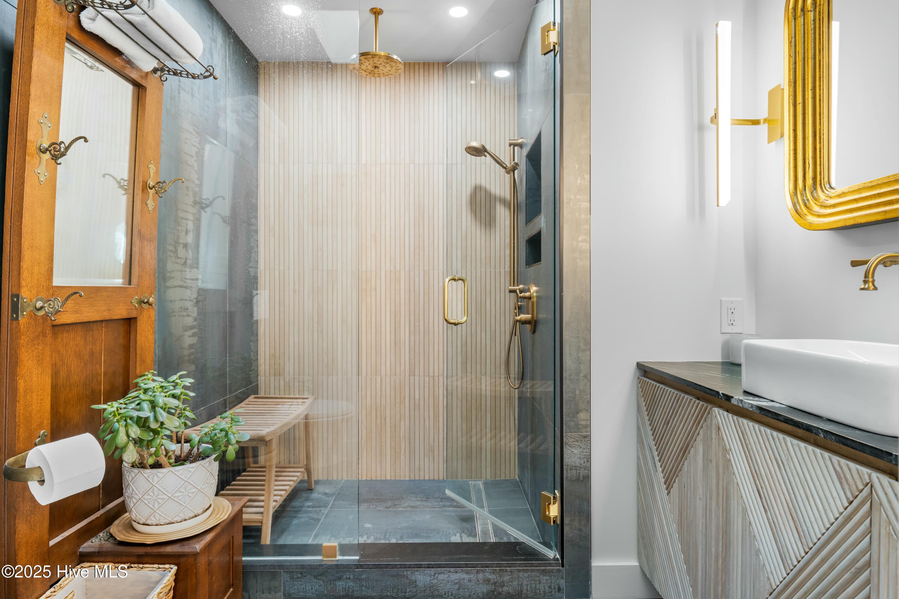 1016 Fort Fisher Boulevard S