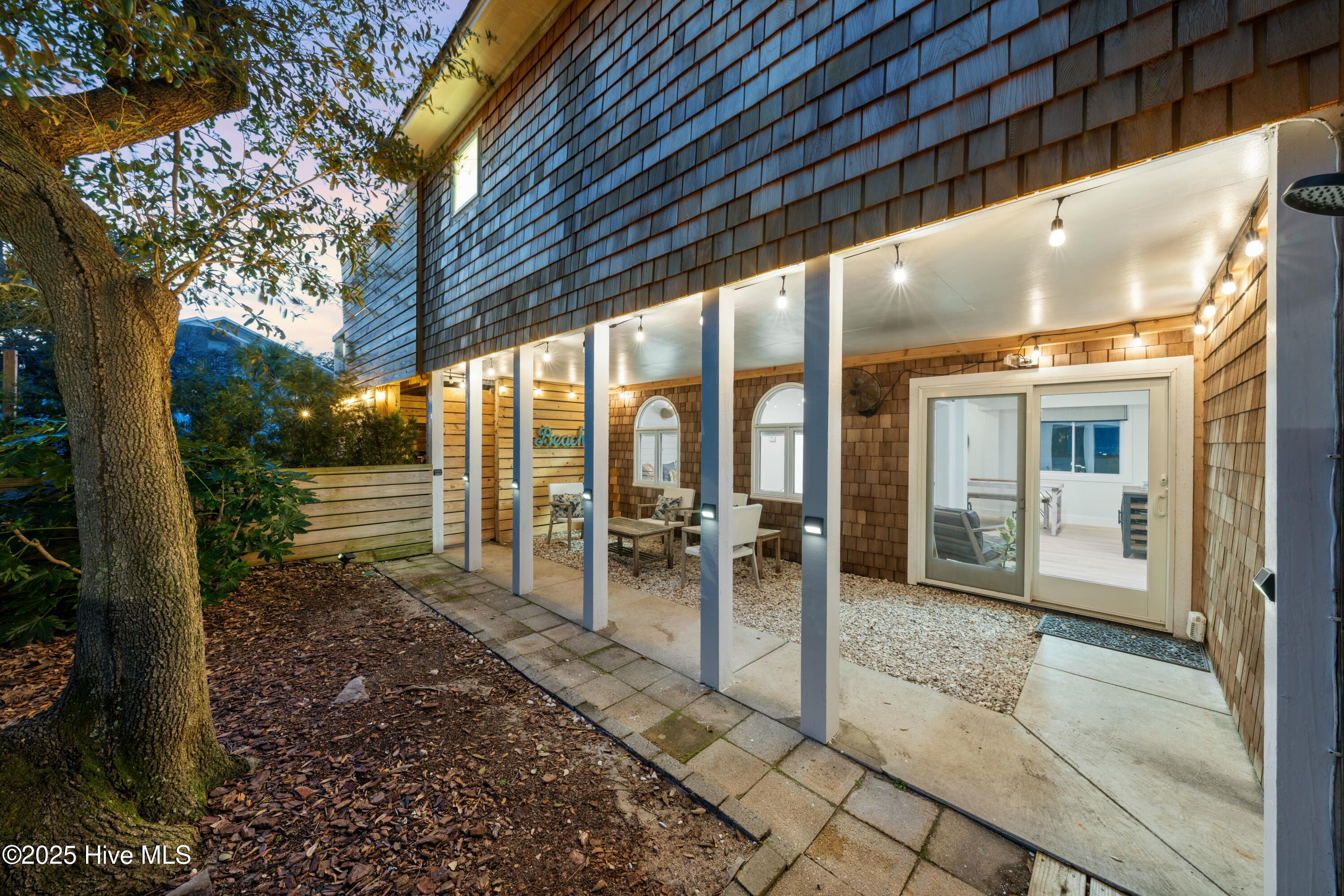 1016 Fort Fisher Boulevard S