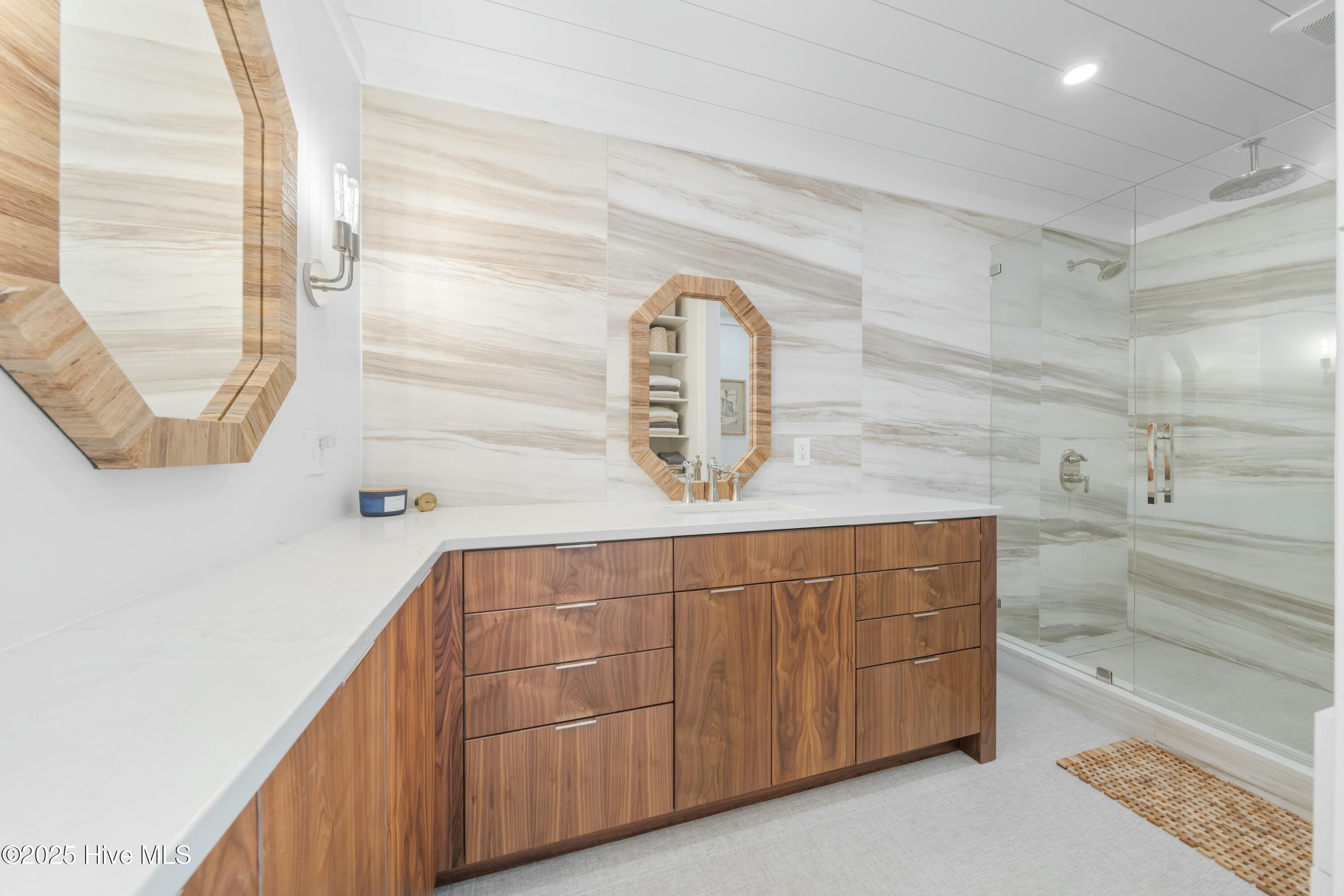 1016 Fort Fisher Boulevard S