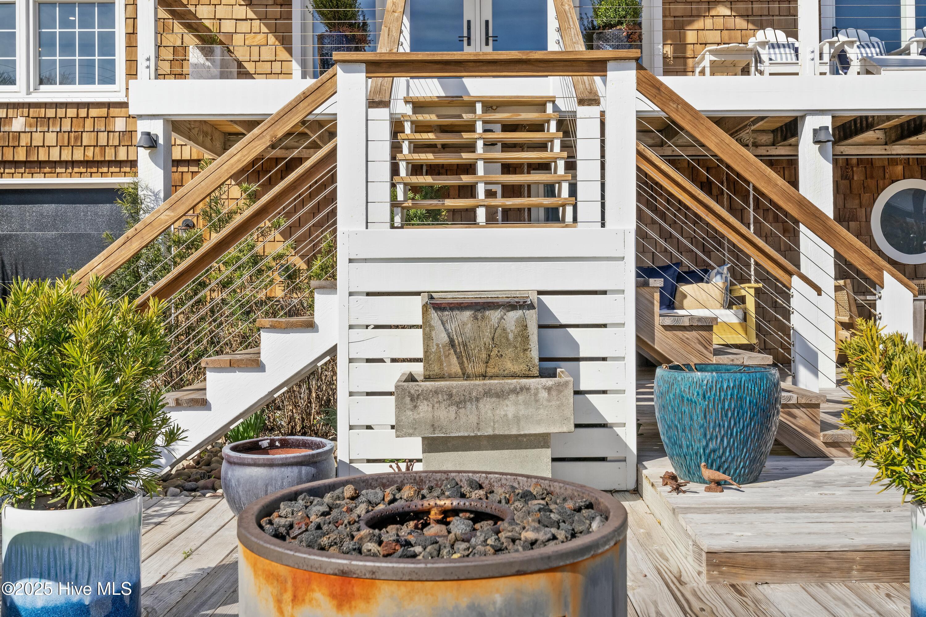 1016 Fort Fisher Boulevard S