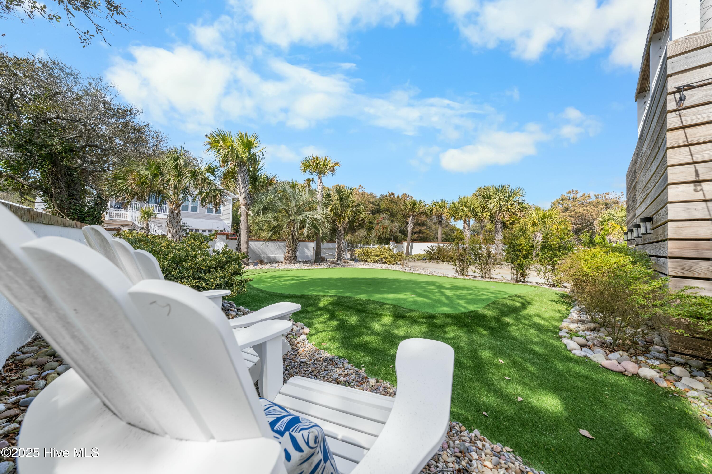 1016 Fort Fisher Boulevard S