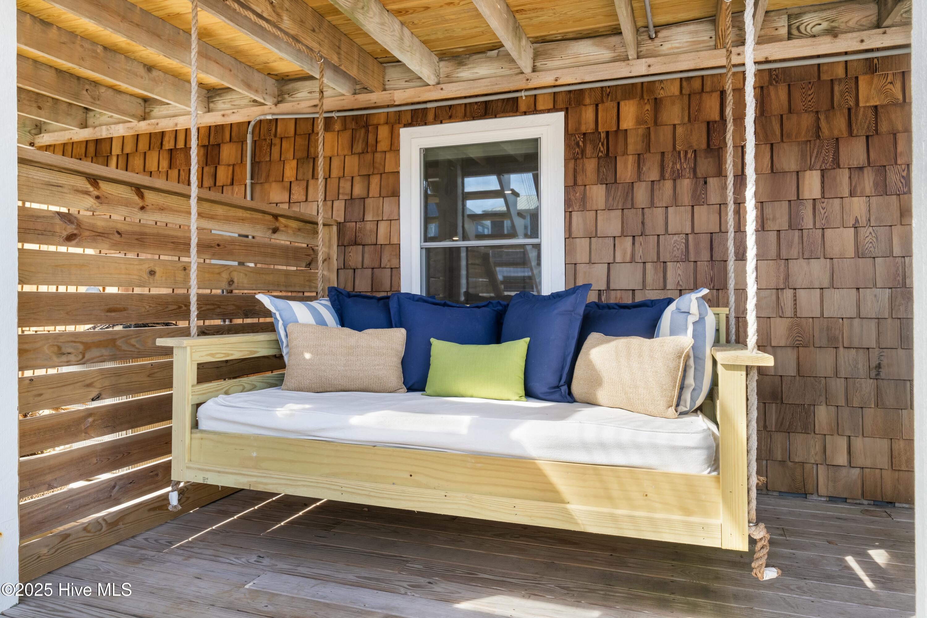 1016 Fort Fisher Boulevard S