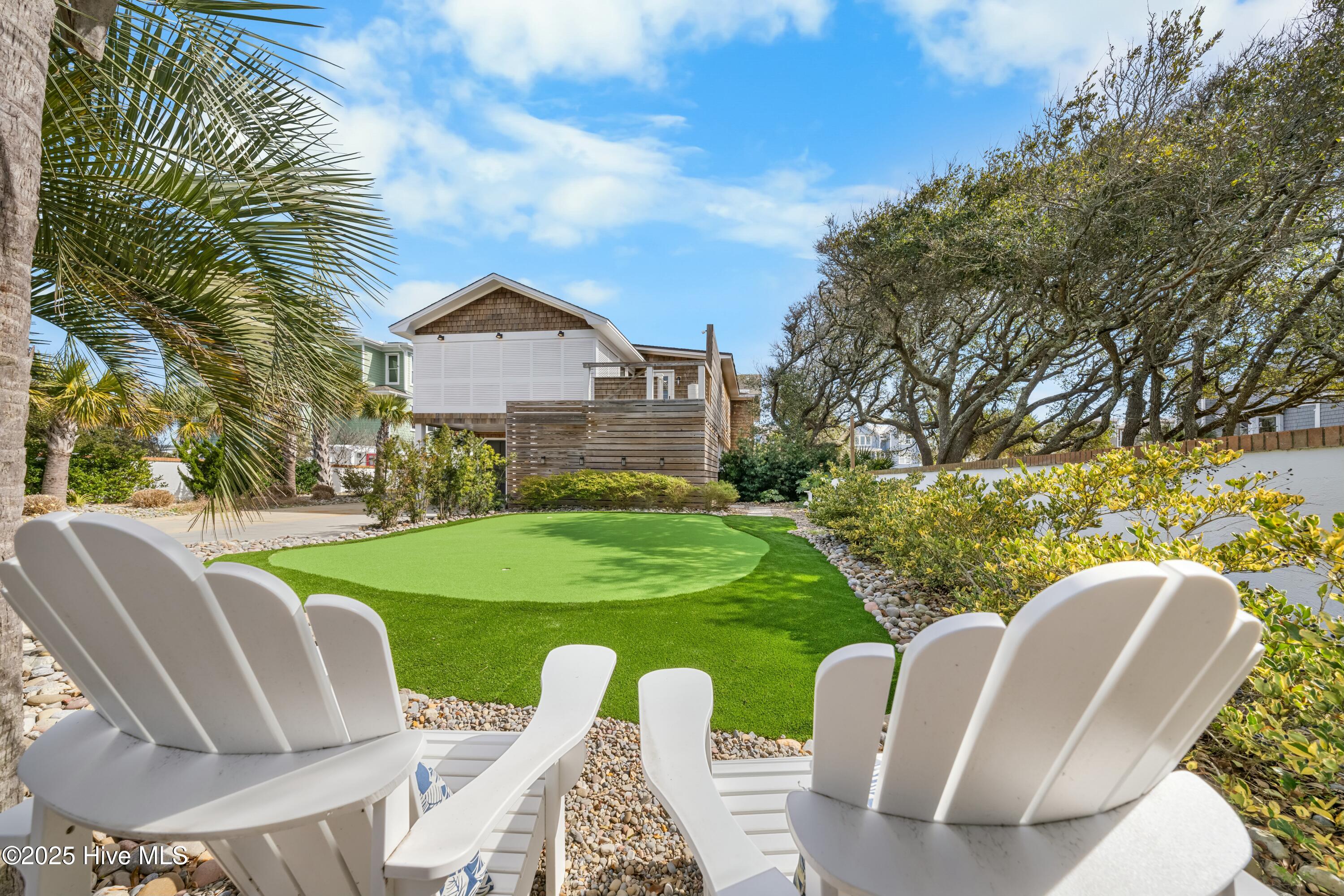 1016 Fort Fisher Boulevard S