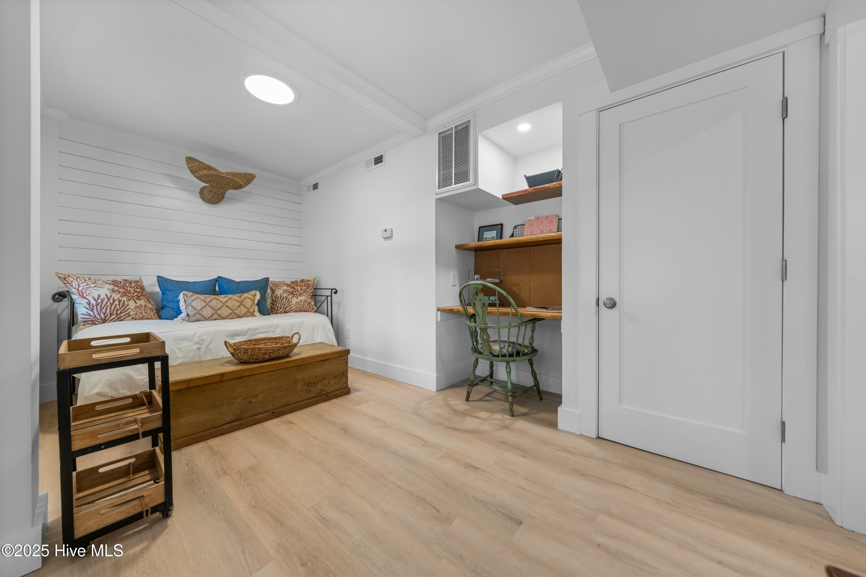 1016 Fort Fisher Boulevard S