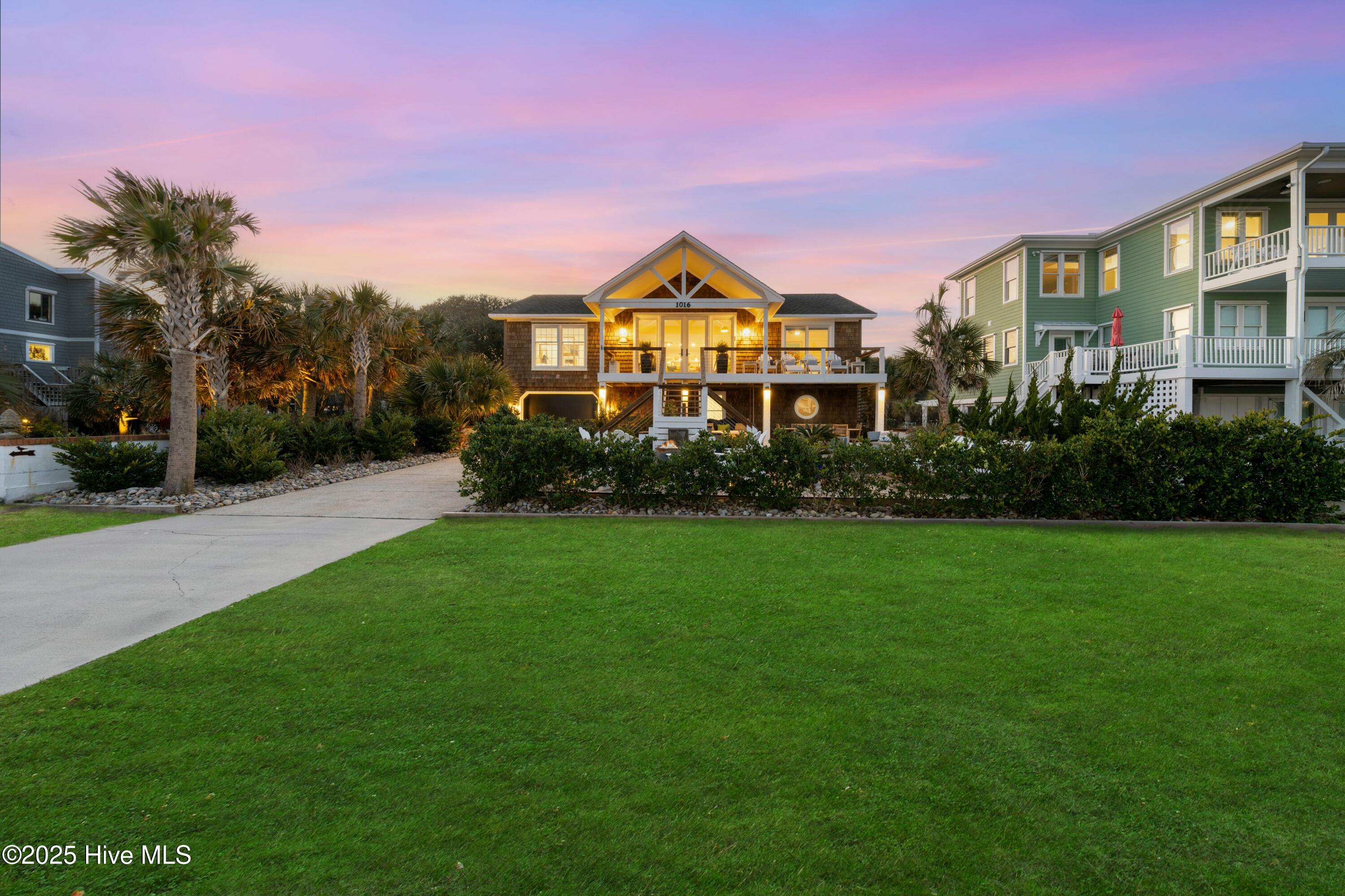 1016 Fort Fisher Boulevard S