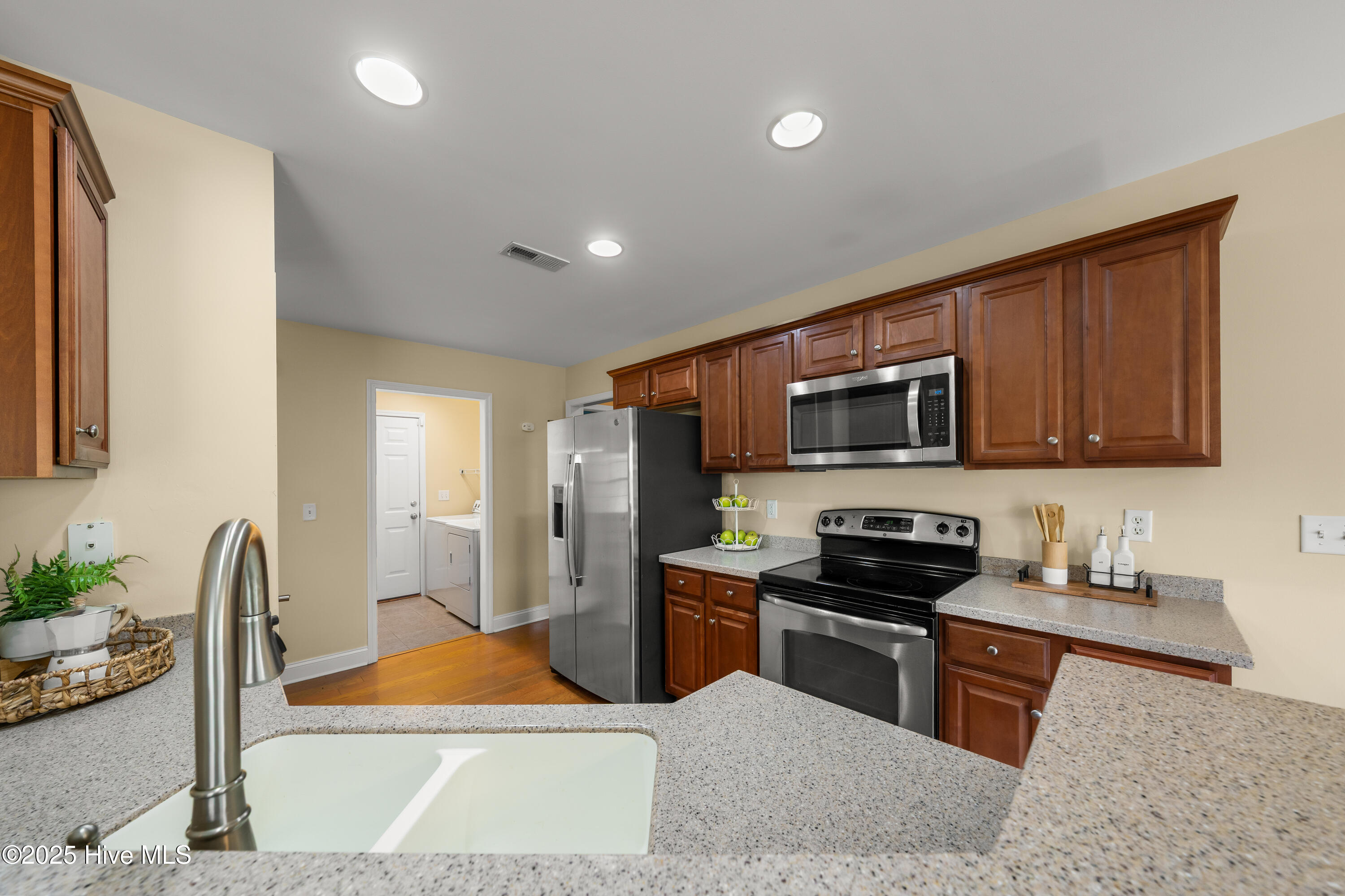 5015 Trumpet Vine Way