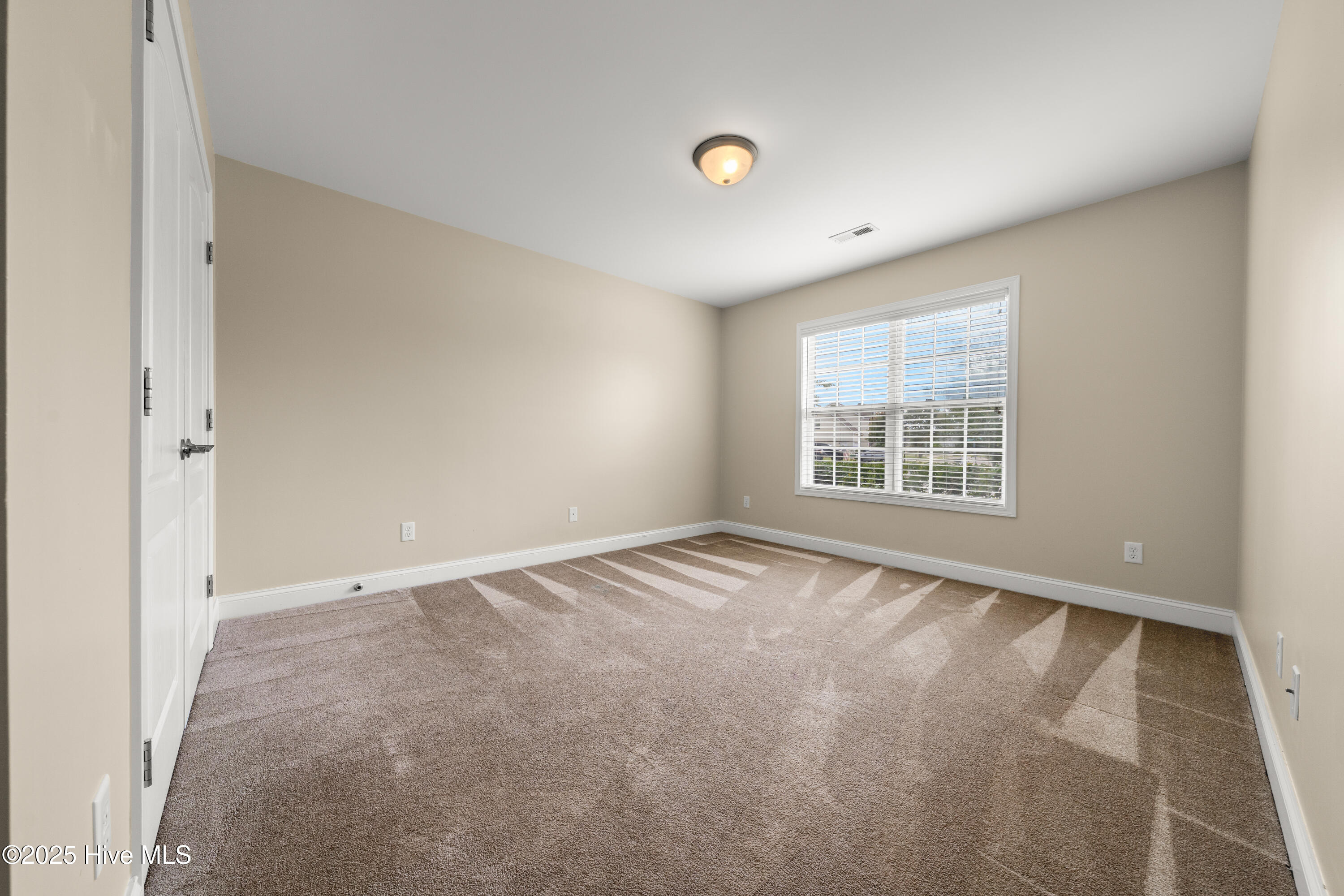 5015 Trumpet Vine Way