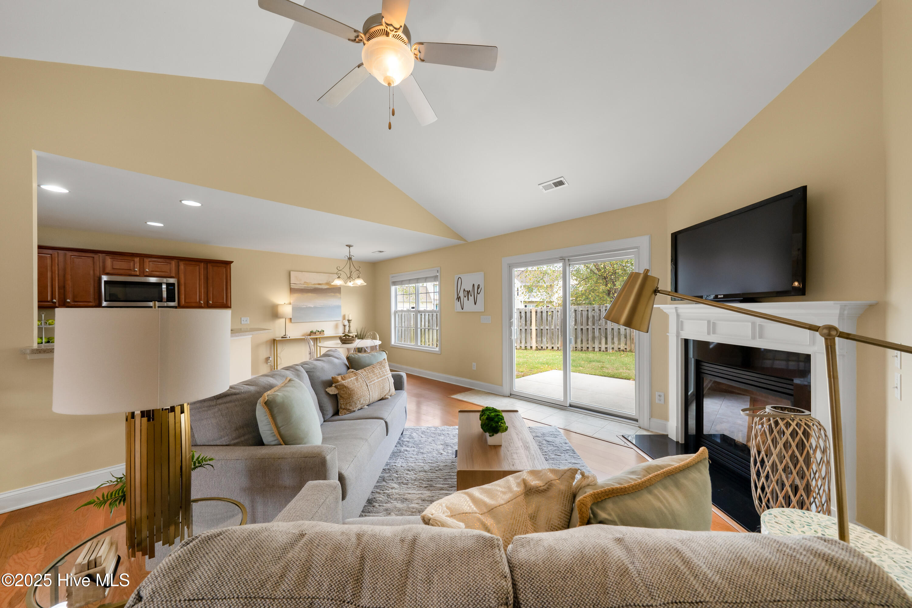 5015 Trumpet Vine Way