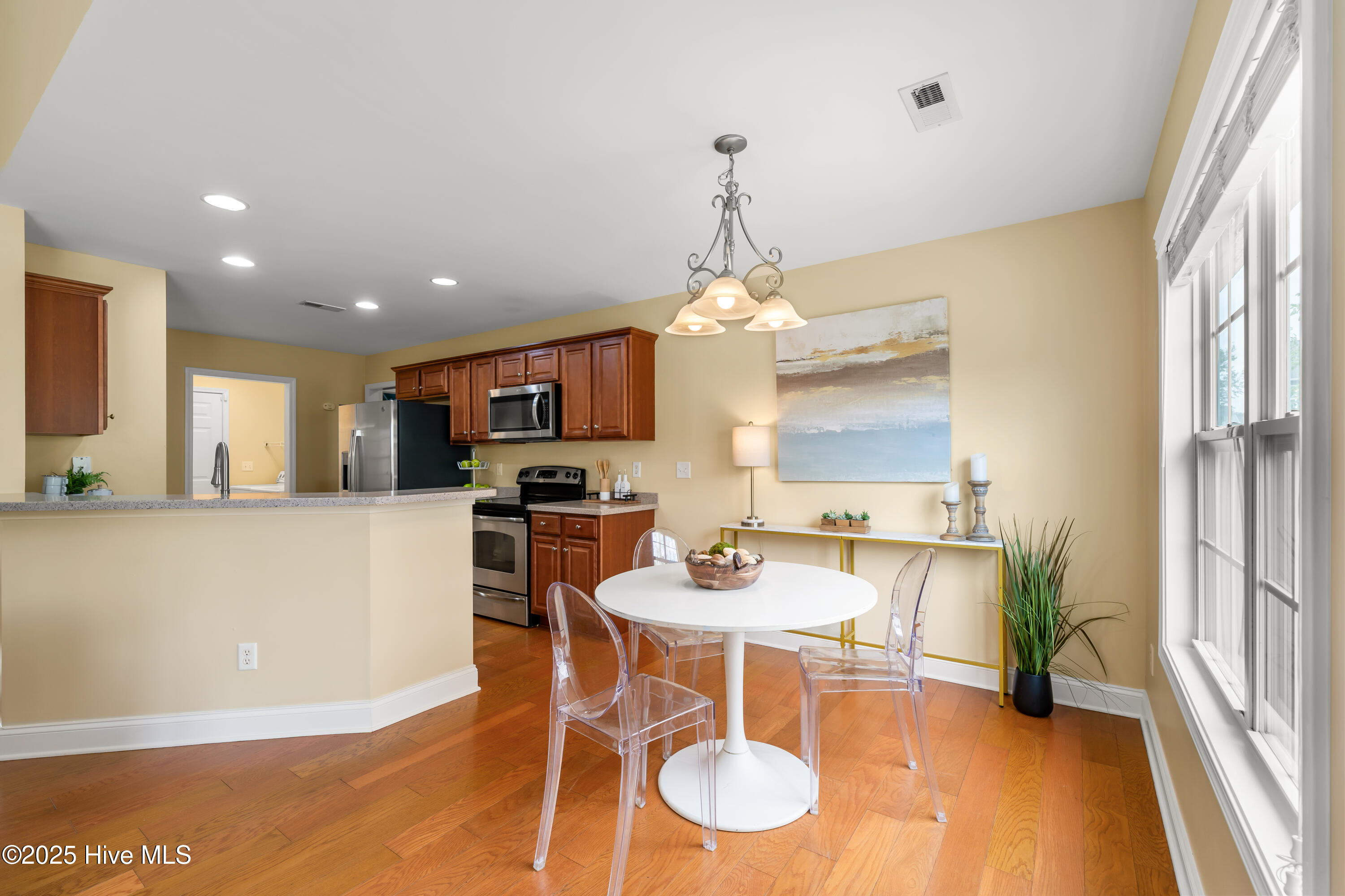 5015 Trumpet Vine Way