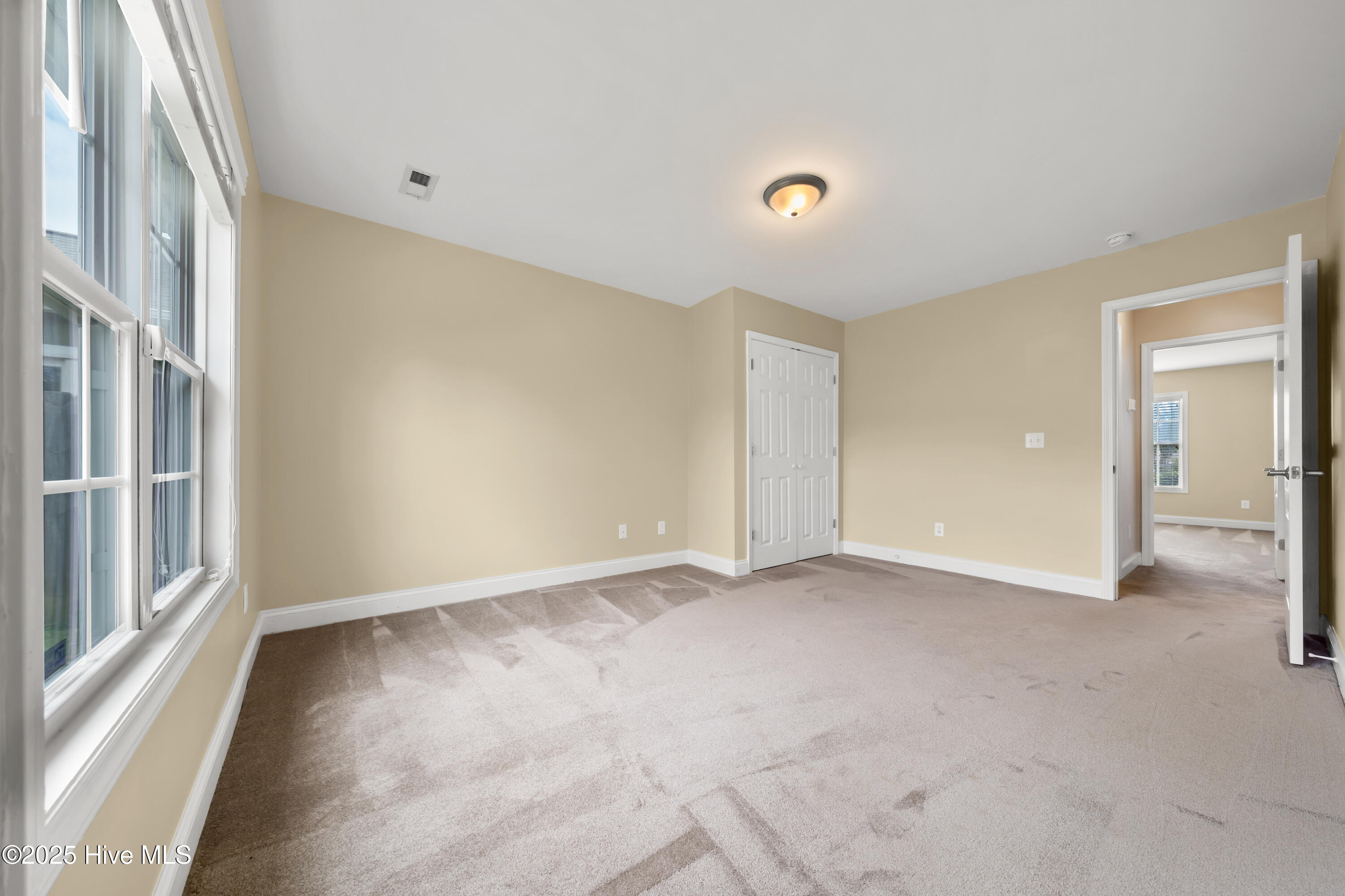 5015 Trumpet Vine Way