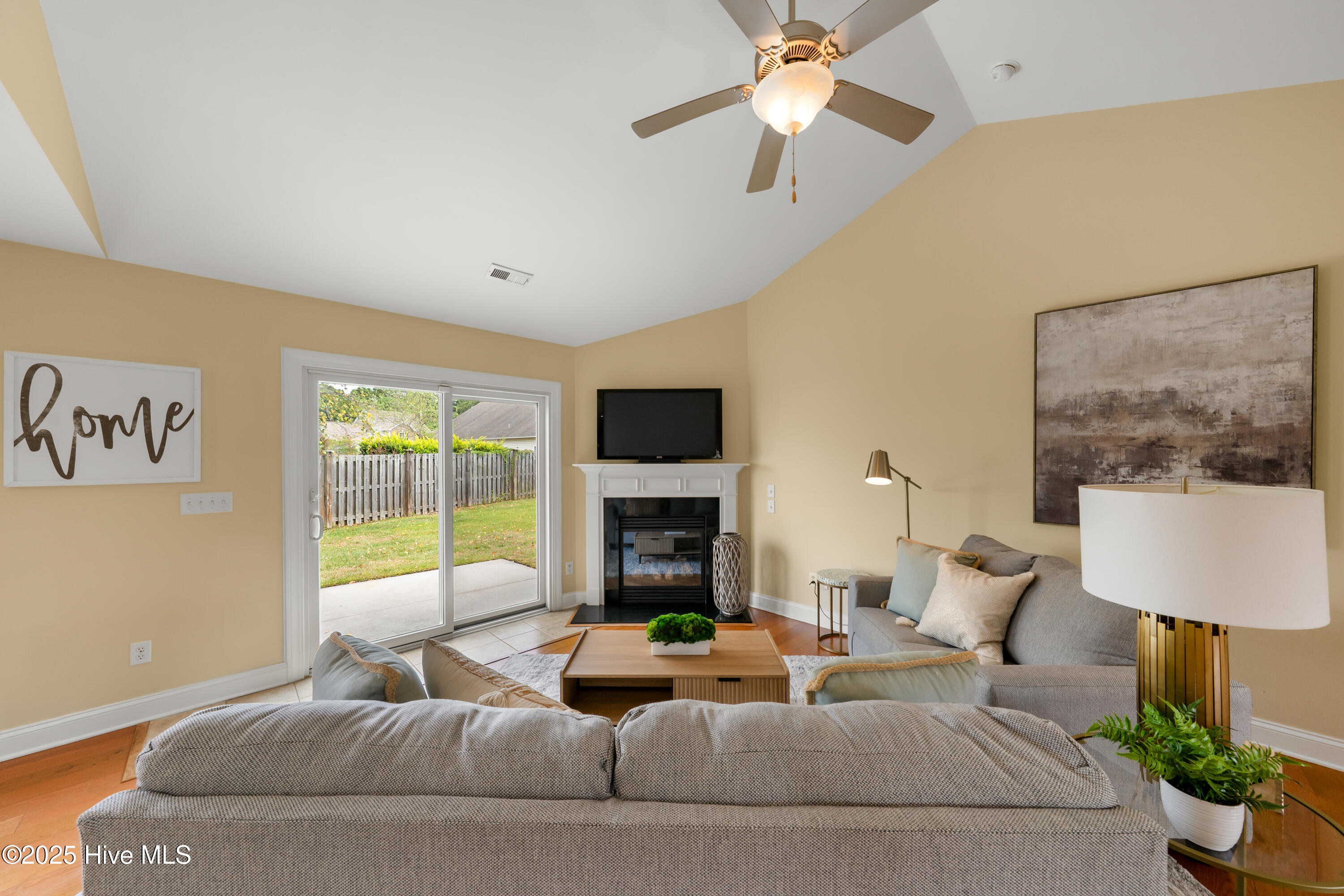 5015 Trumpet Vine Way