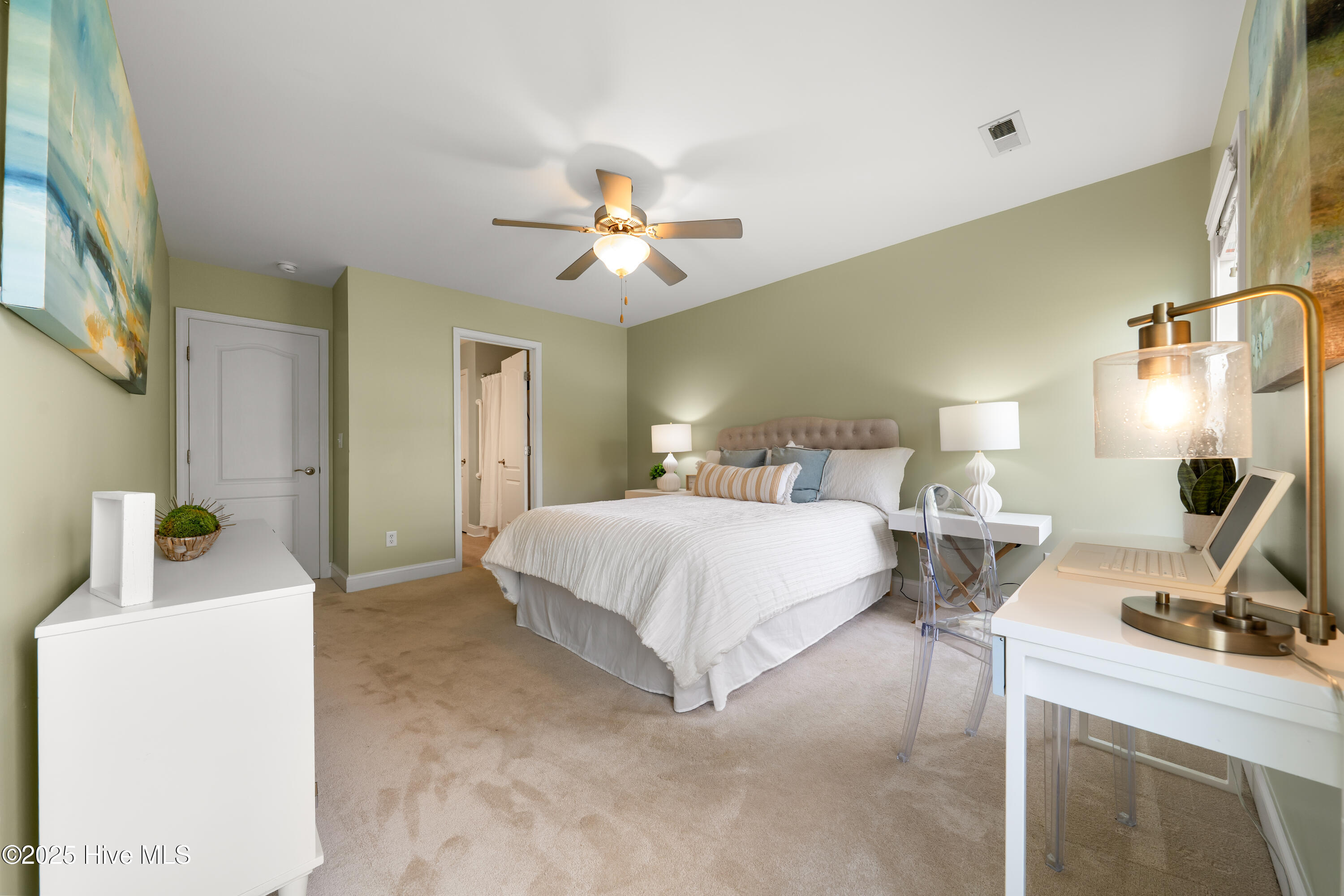 5015 Trumpet Vine Way