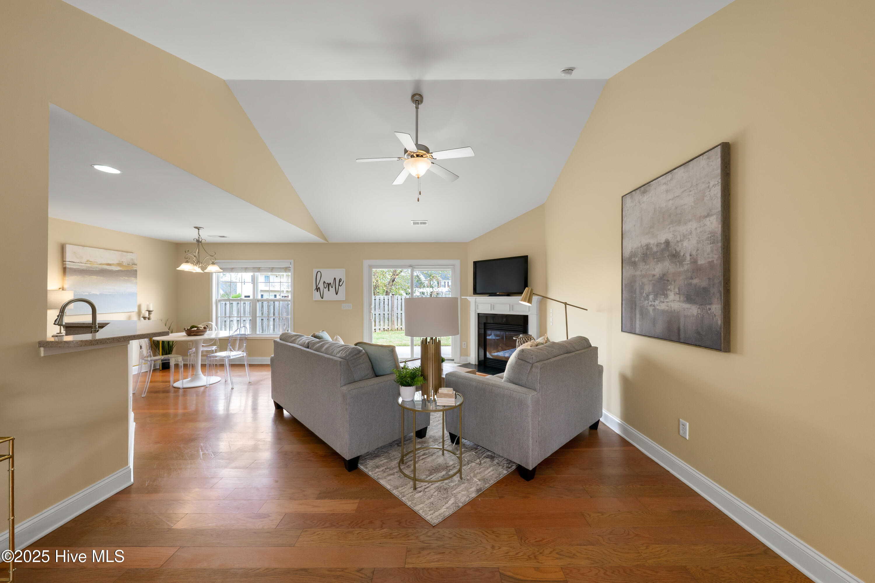 5015 Trumpet Vine Way