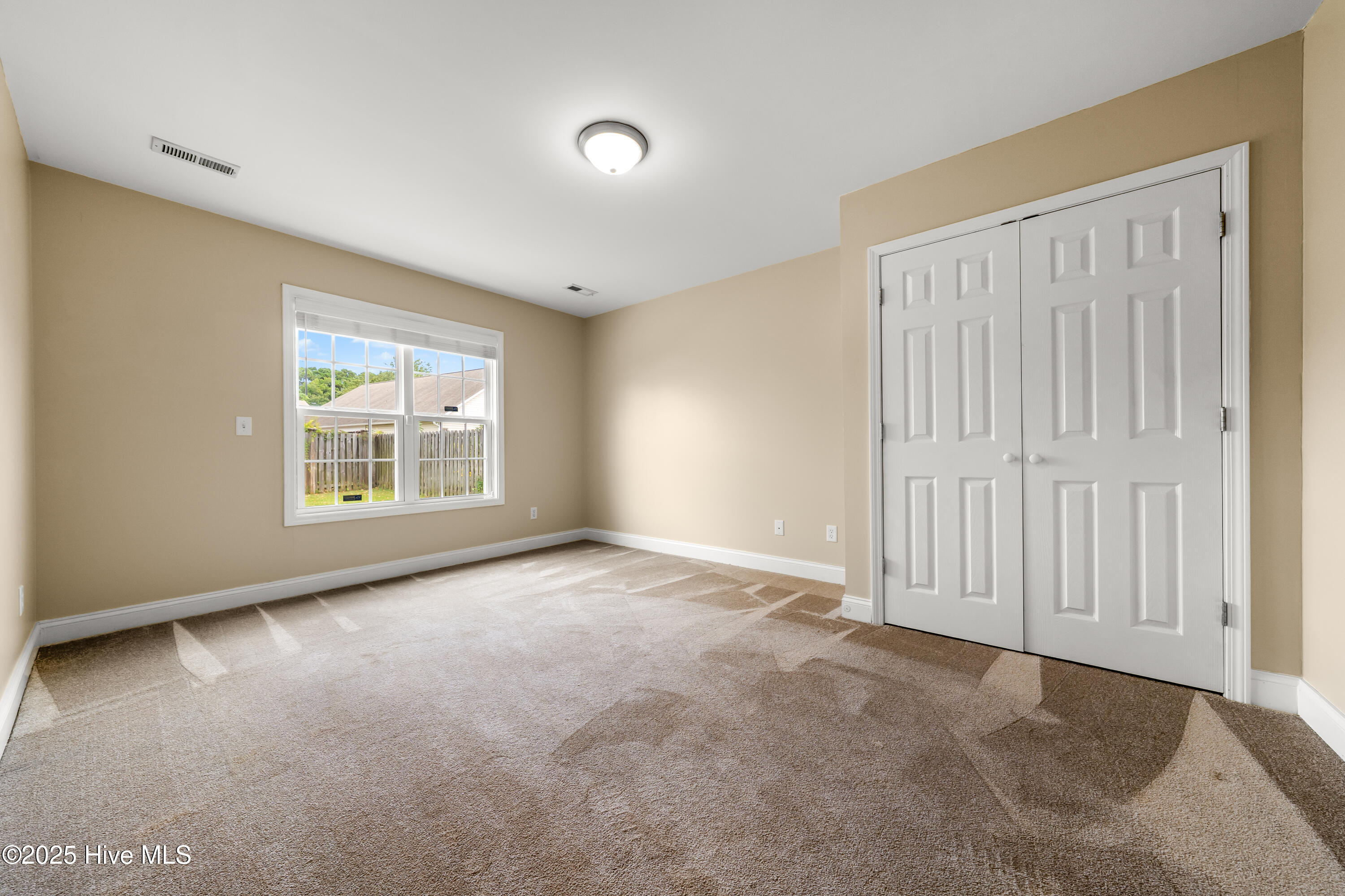 5015 Trumpet Vine Way