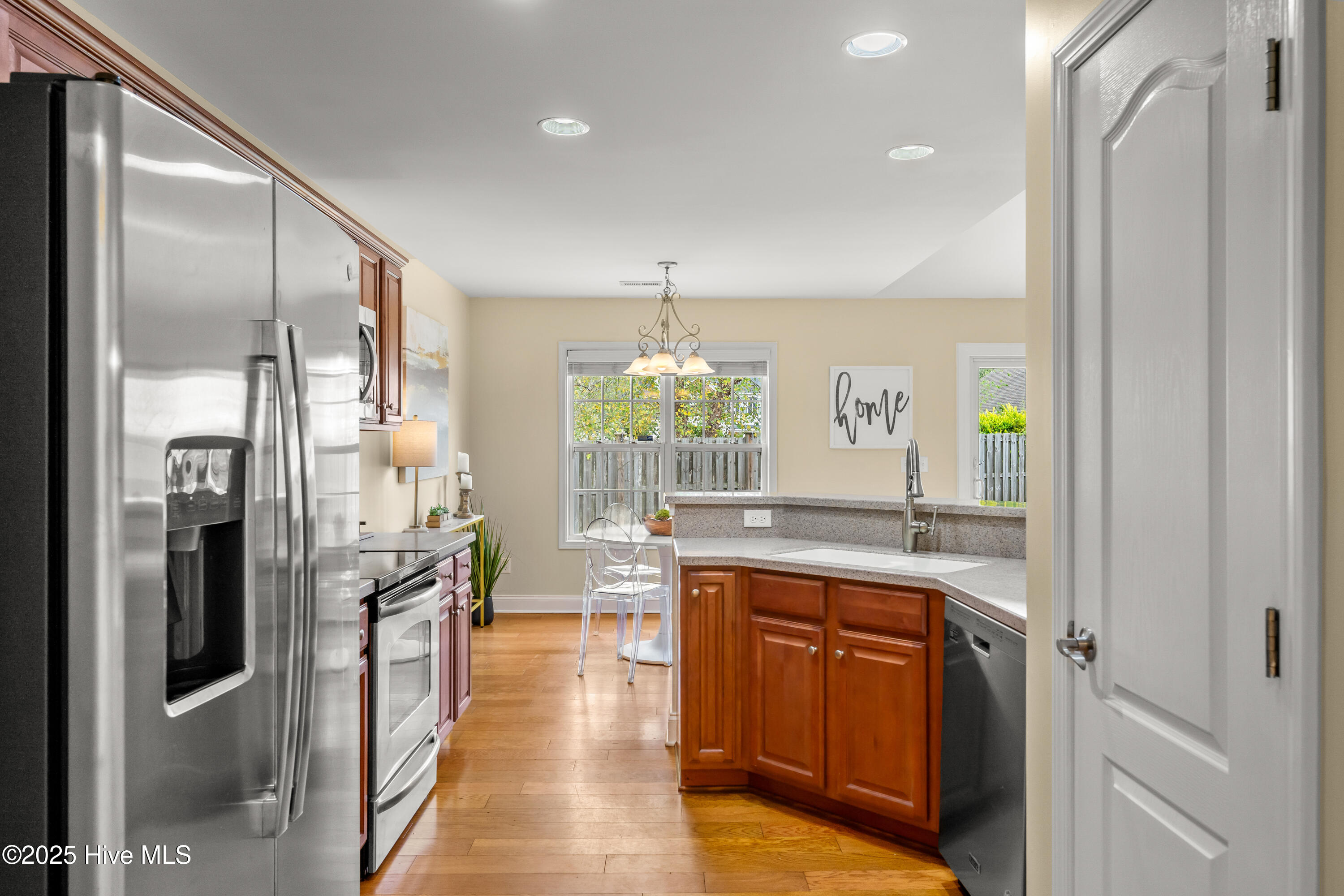 5015 Trumpet Vine Way