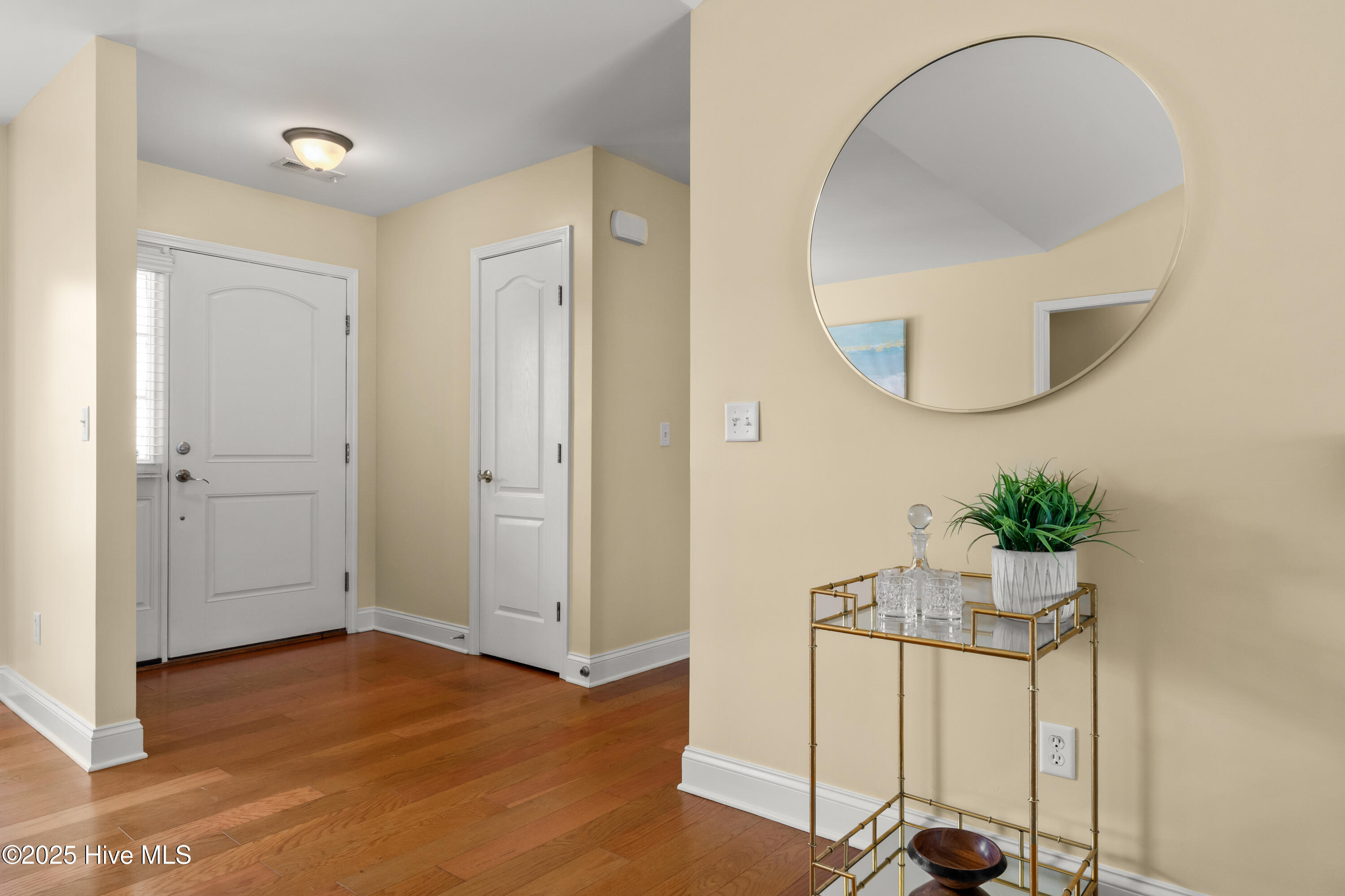 5015 Trumpet Vine Way