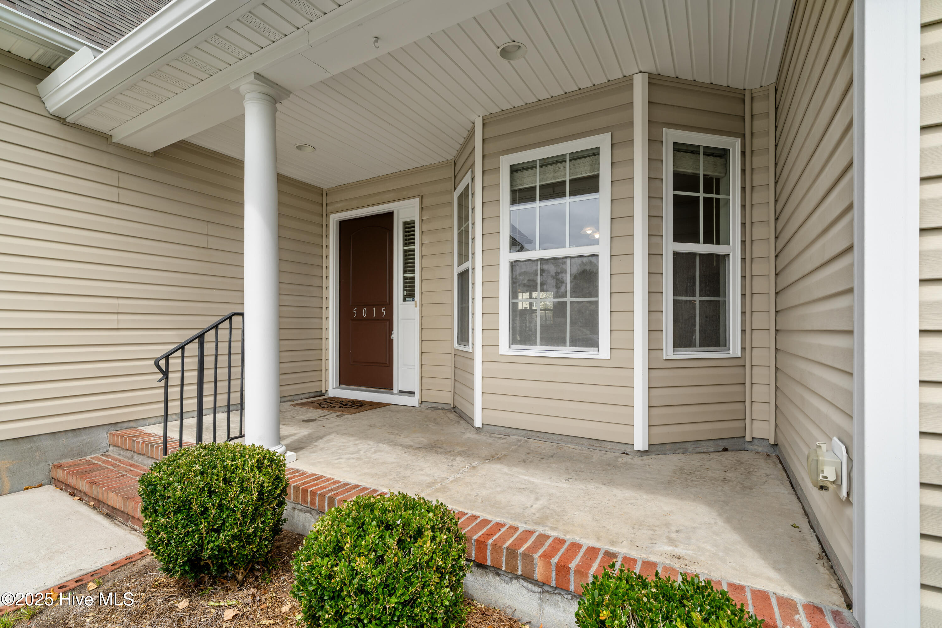 5015 Trumpet Vine Way