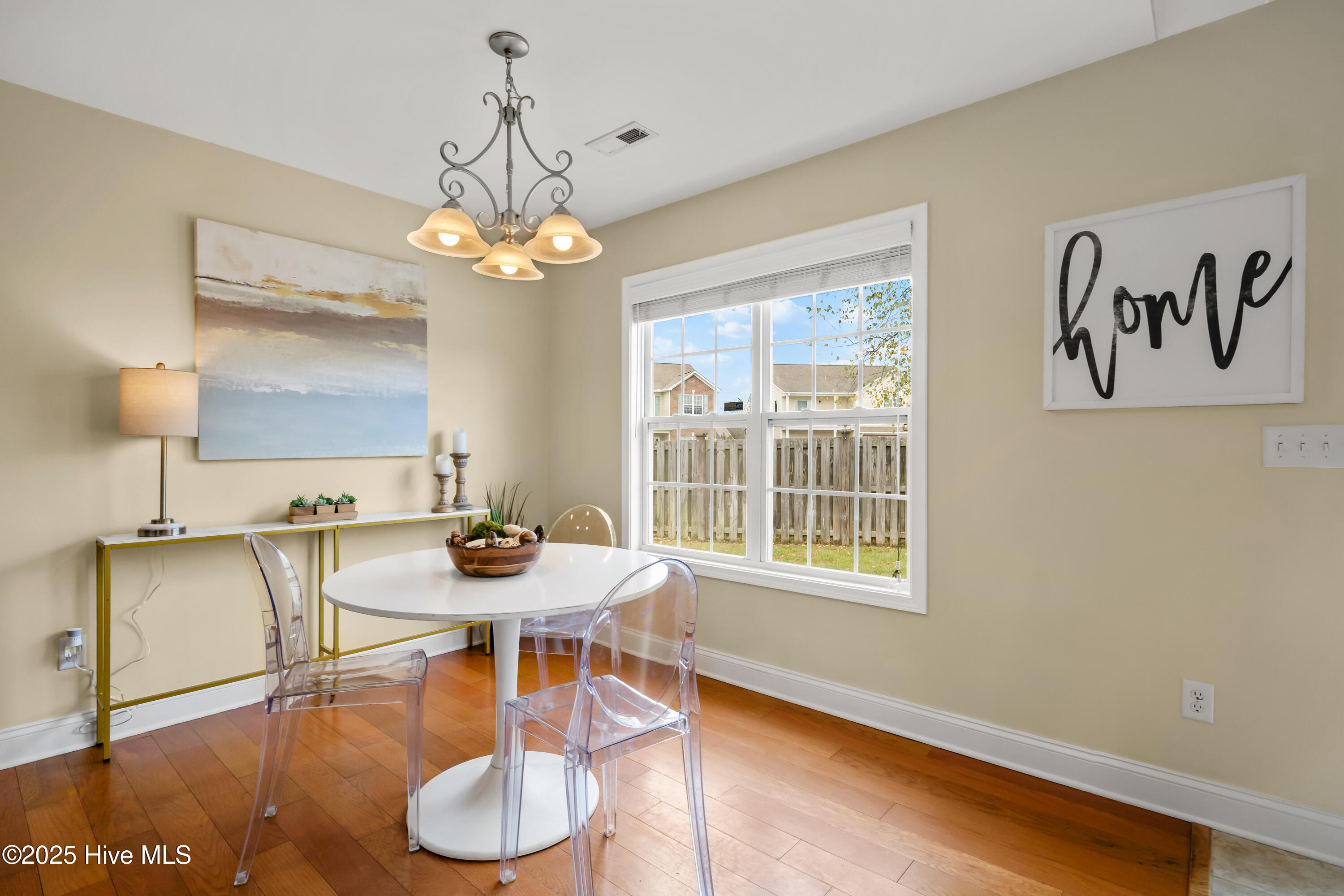 5015 Trumpet Vine Way