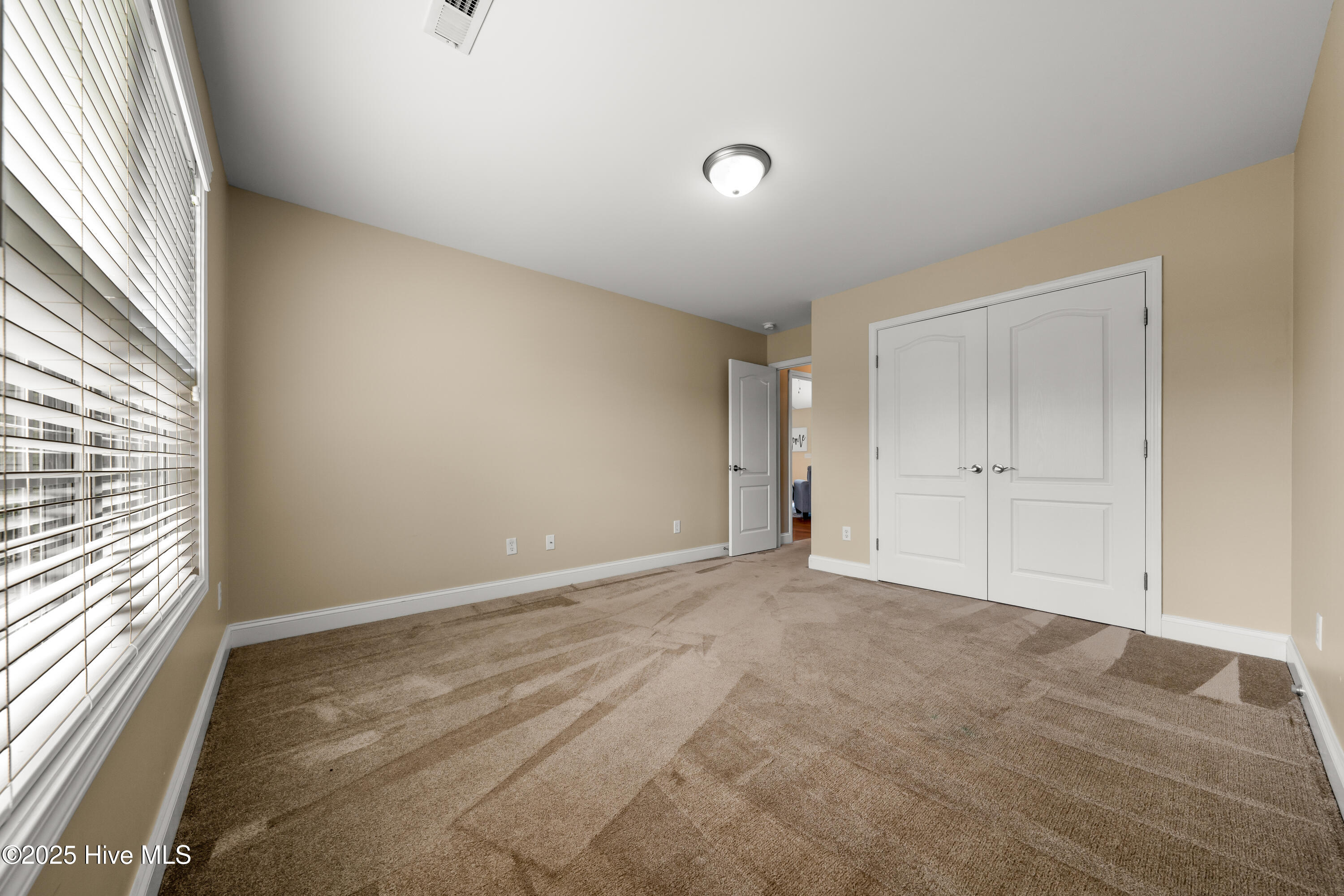 5015 Trumpet Vine Way