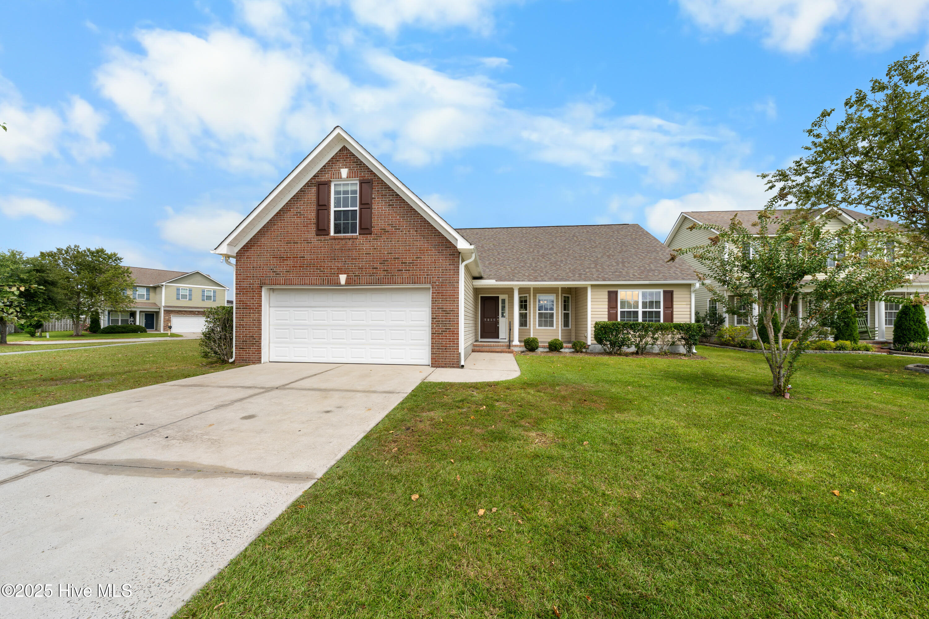 5015 Trumpet Vine Way