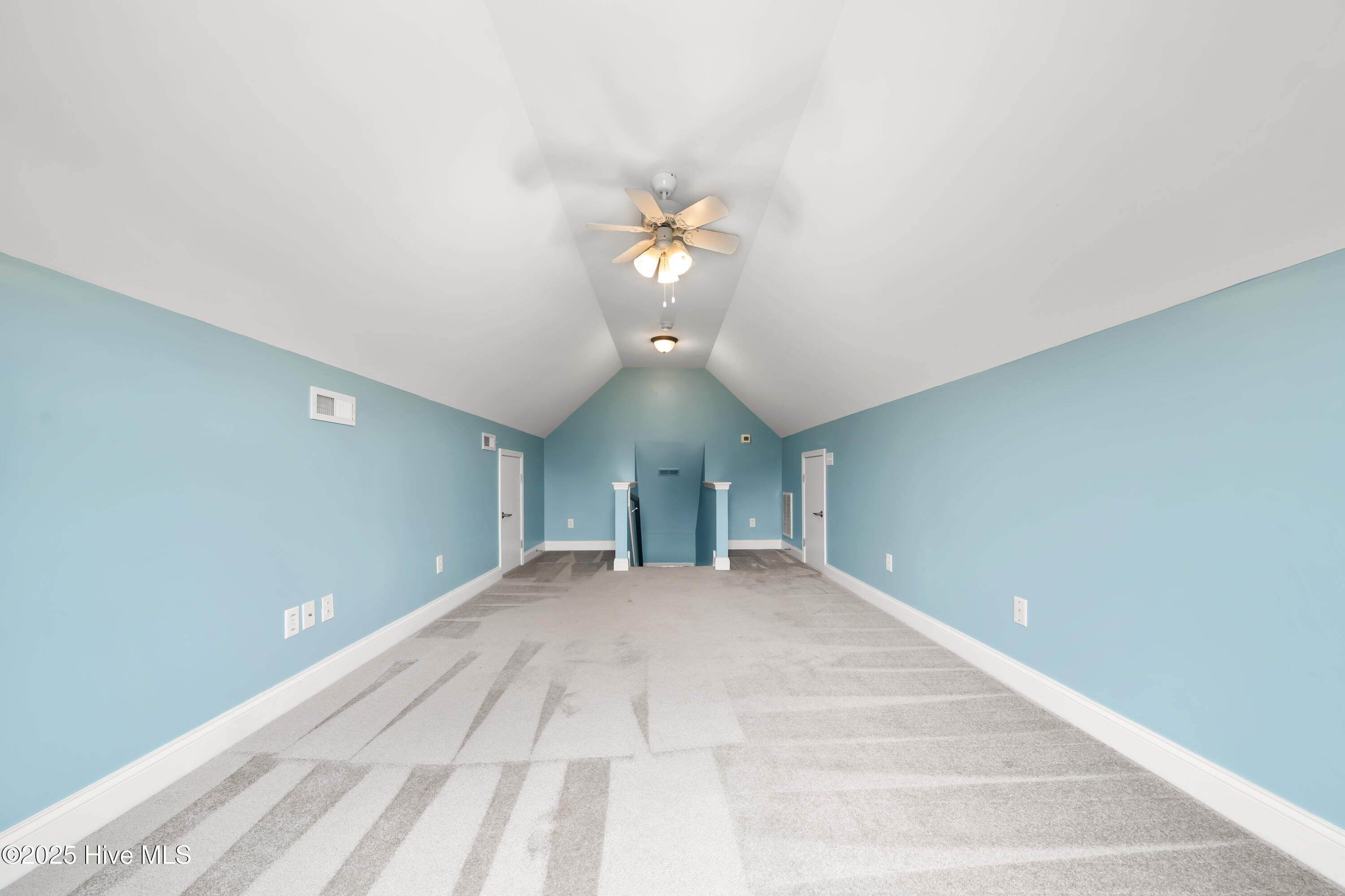 5015 Trumpet Vine Way