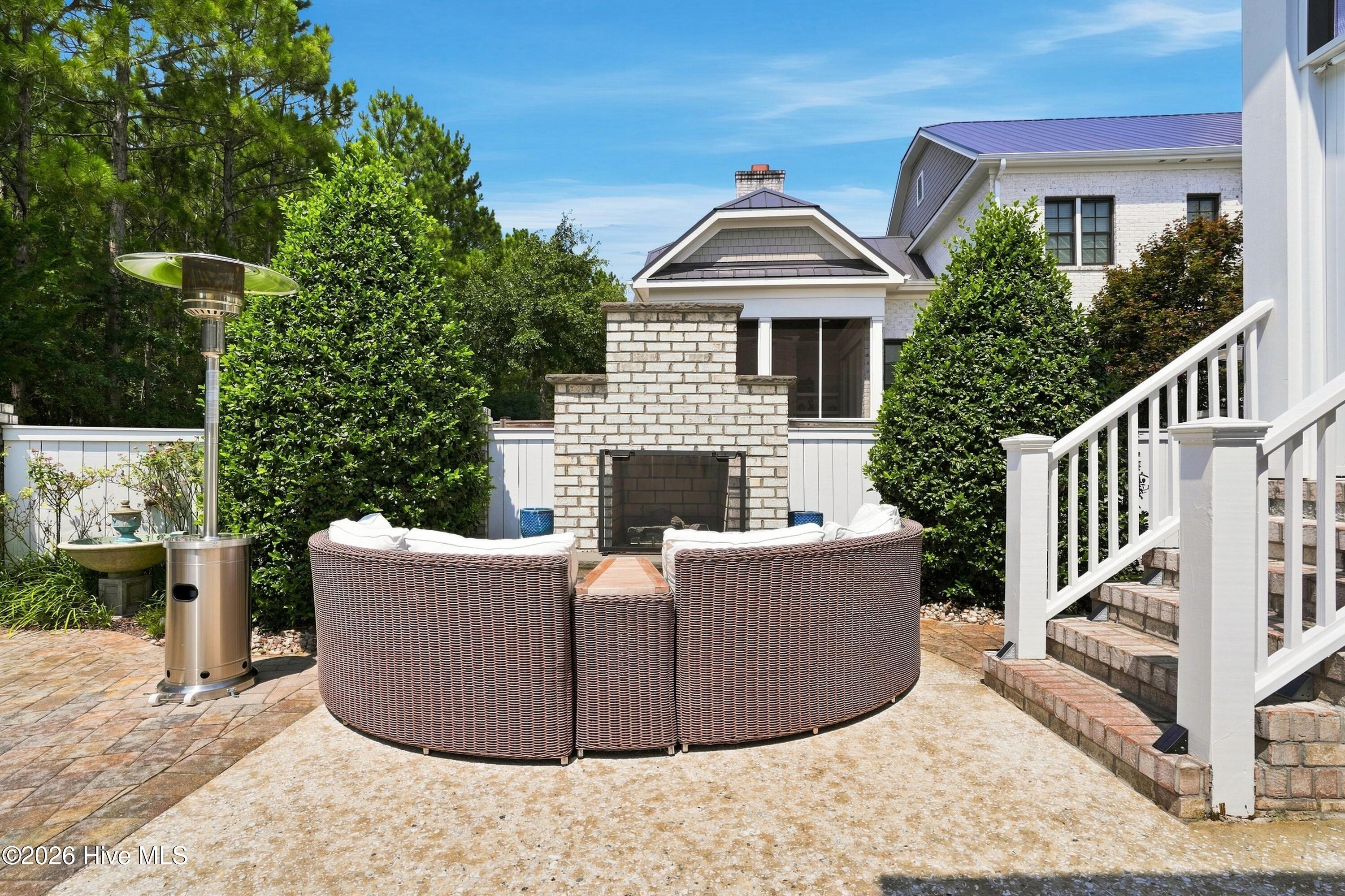 6517 Chalfont Circle