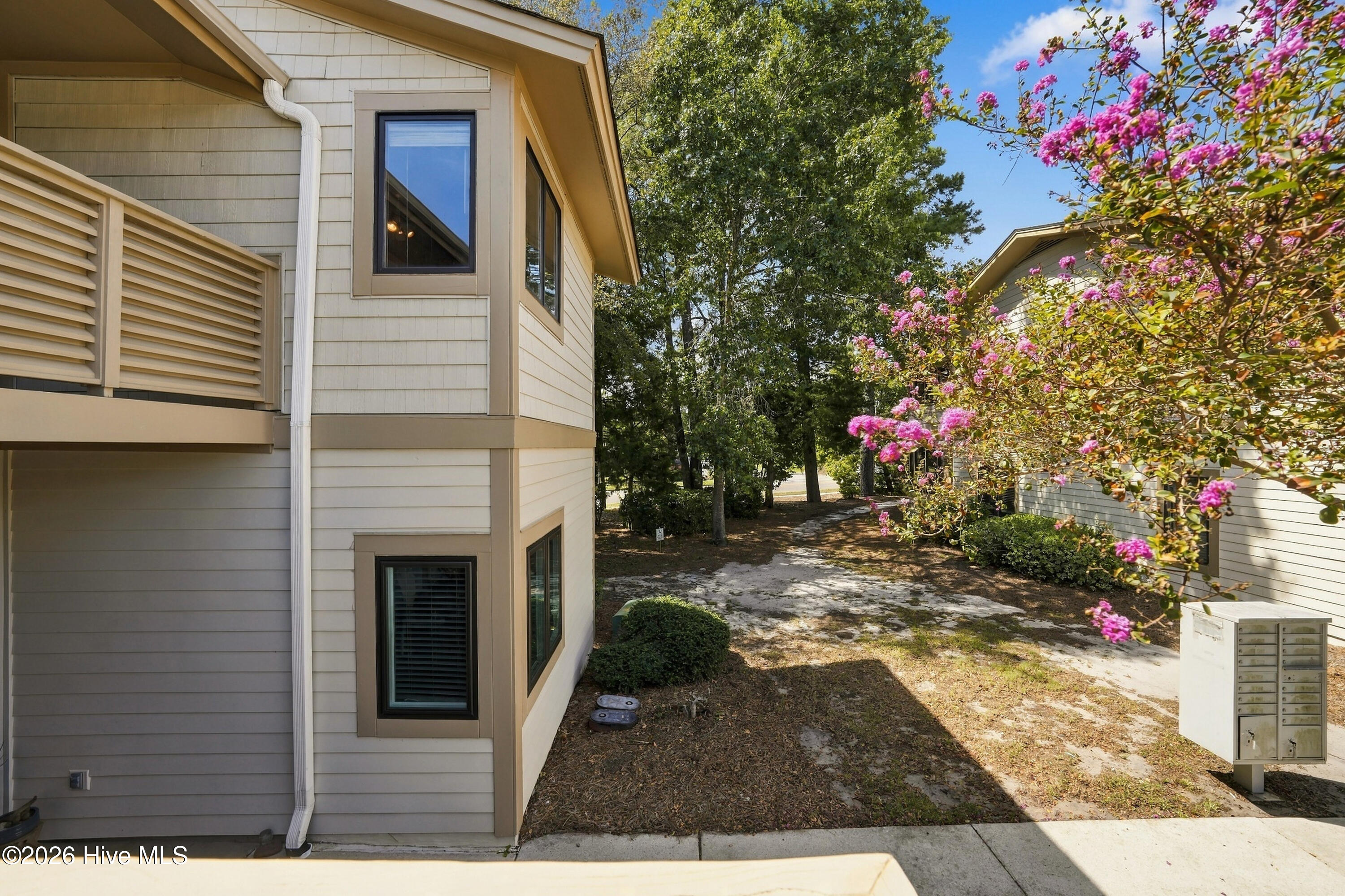 115 Longstreet Drive Apt 208