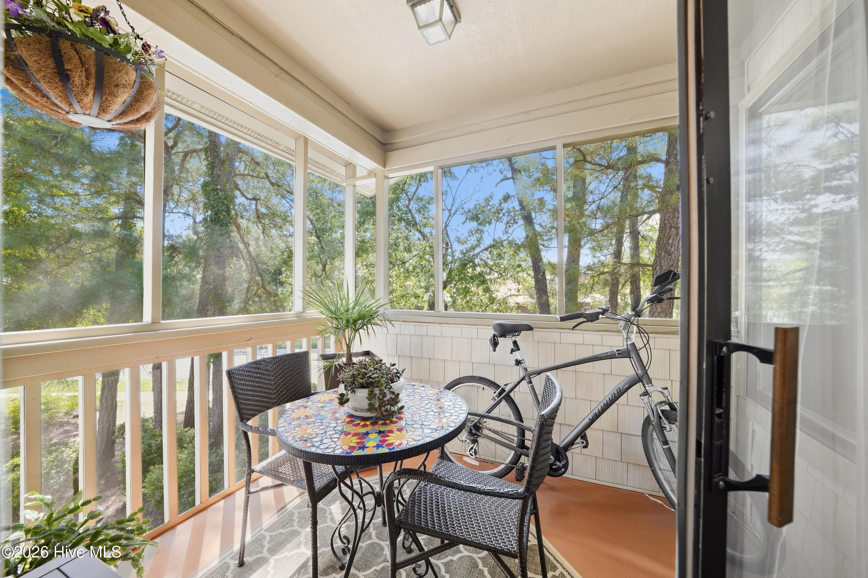 115 Longstreet Drive Apt 208