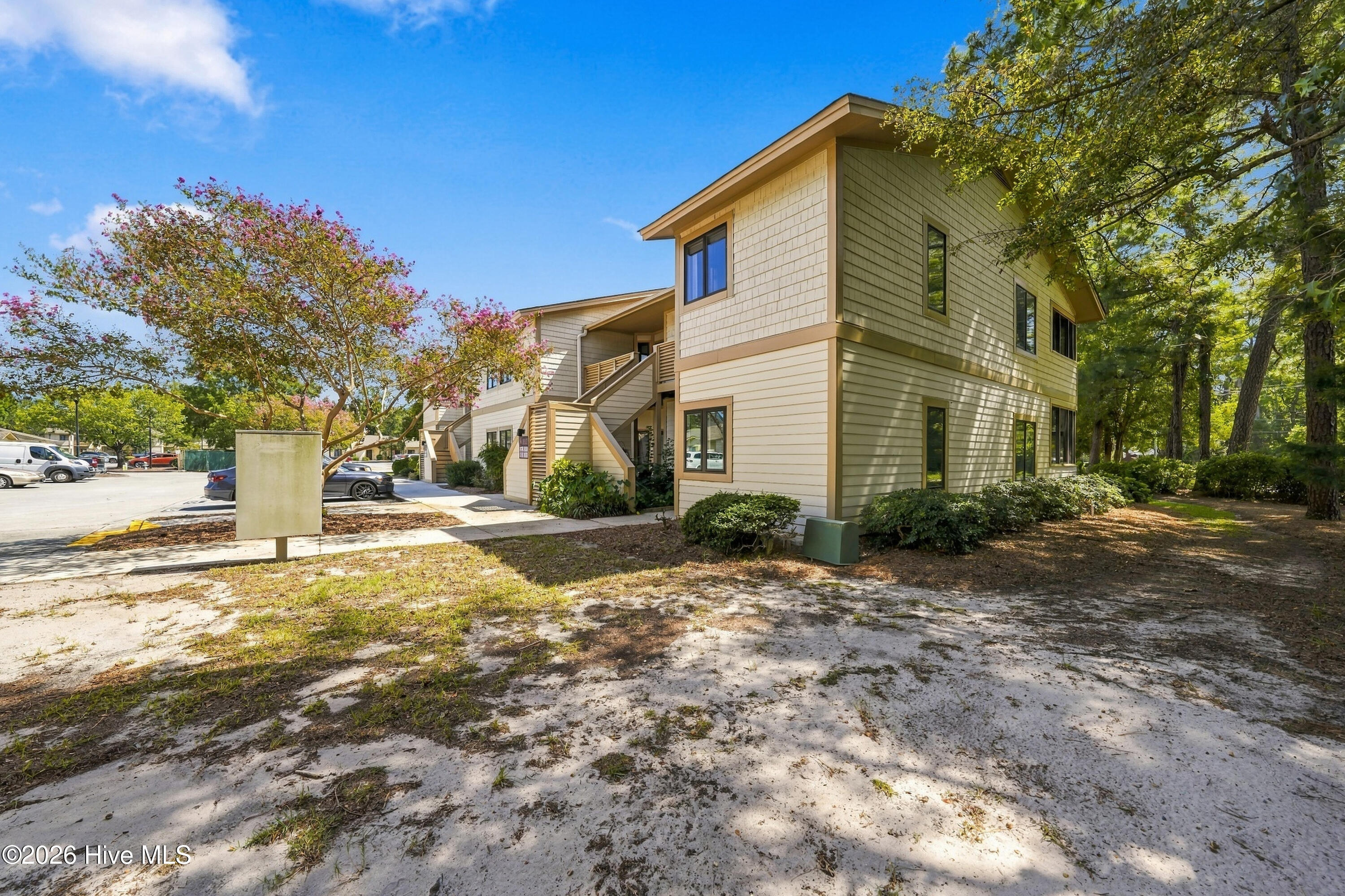 115 Longstreet Drive Apt 208