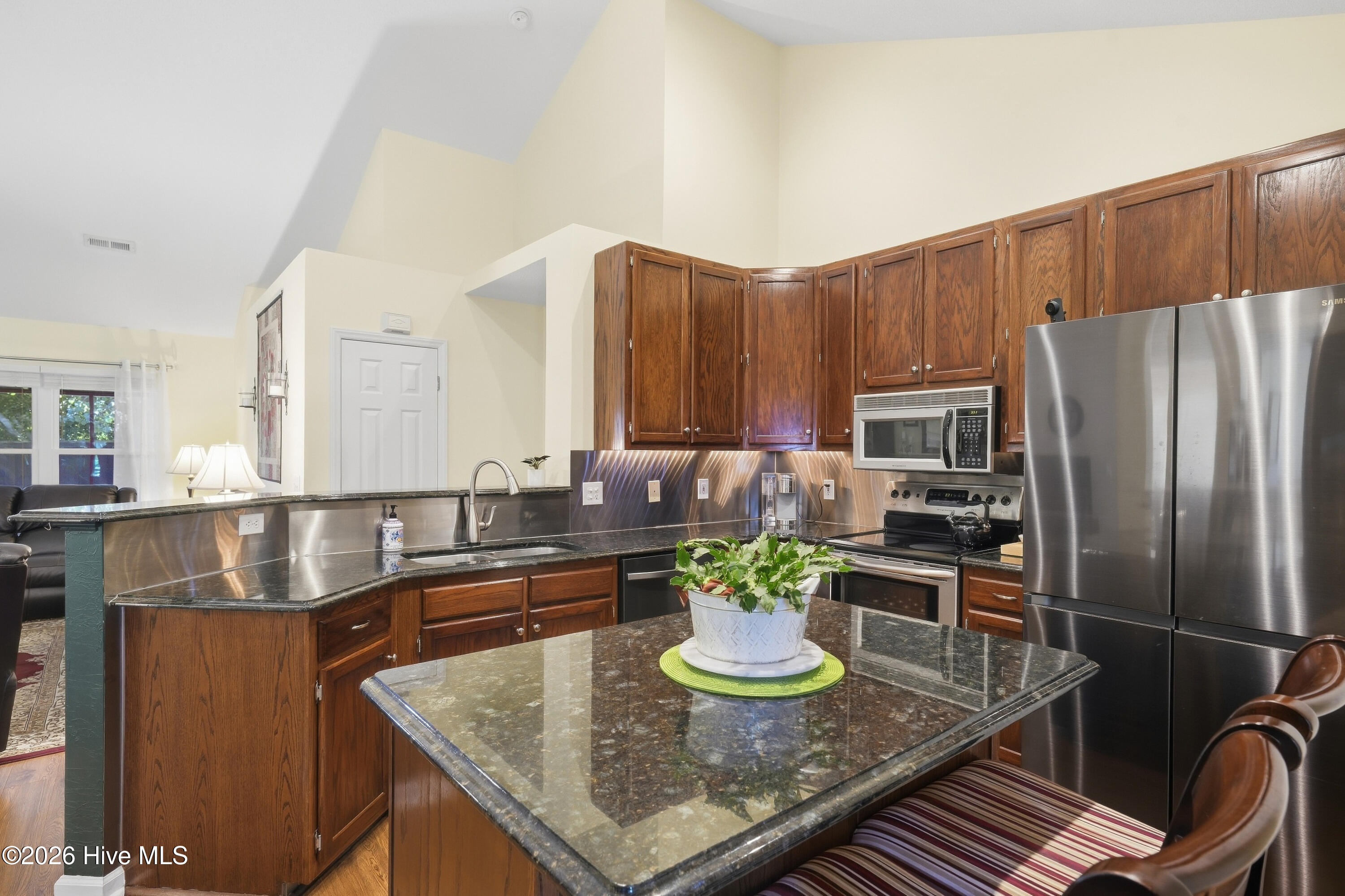 5002 Blue Grass Court