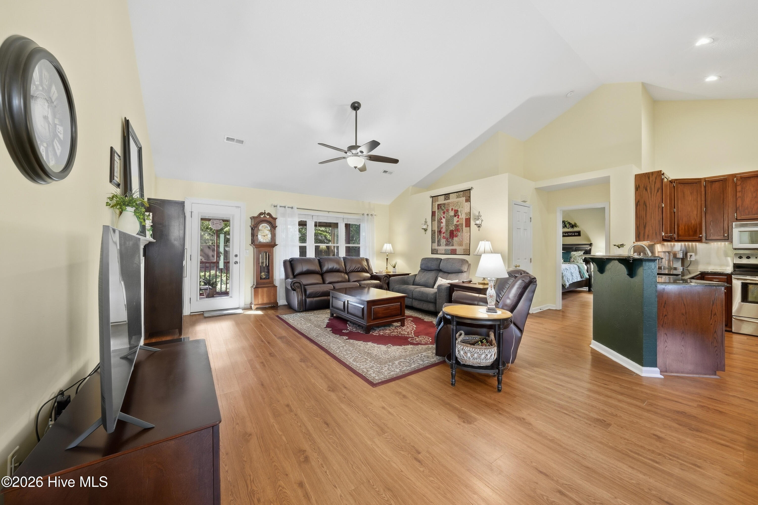5002 Blue Grass Court