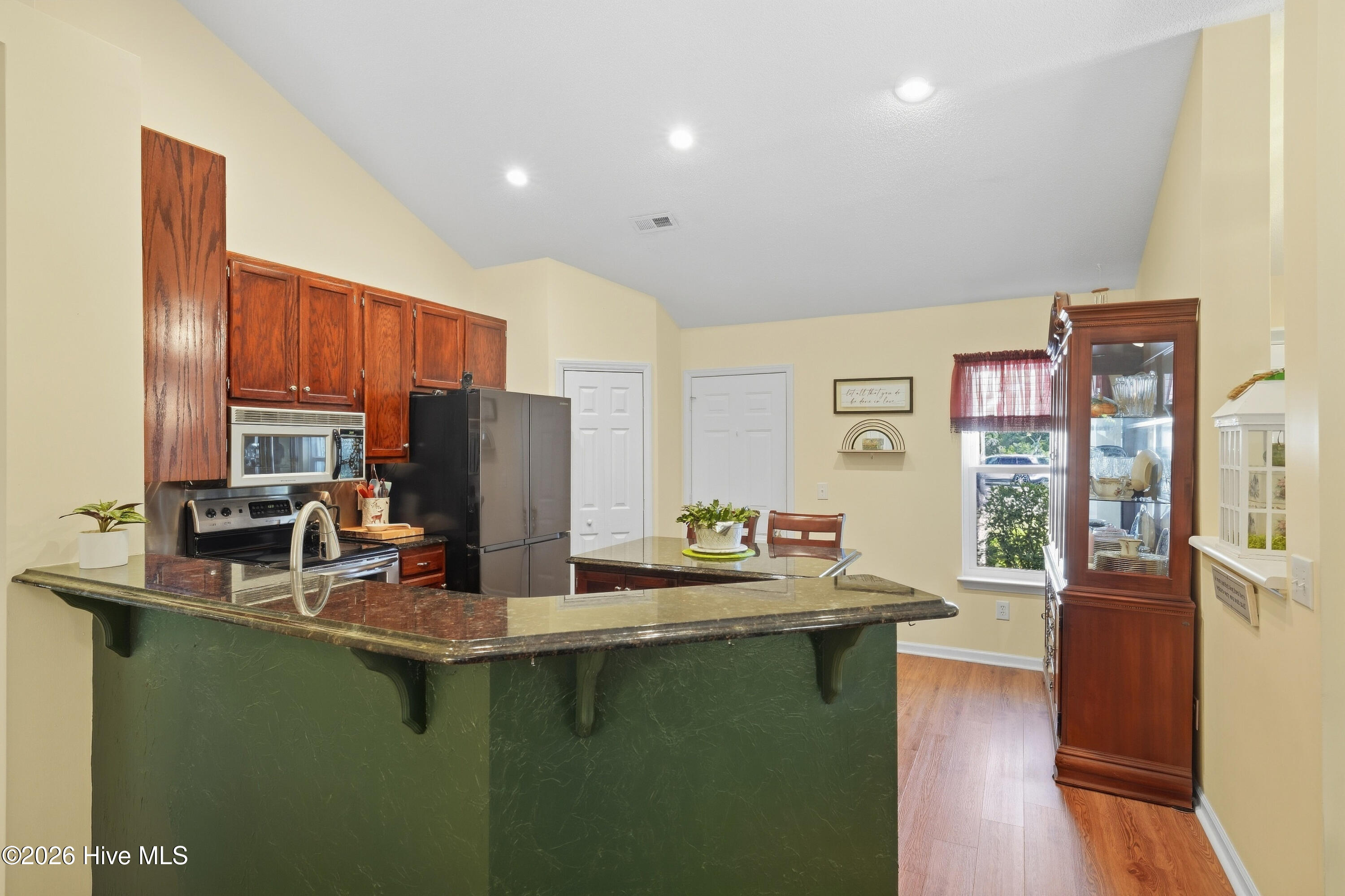 5002 Blue Grass Court