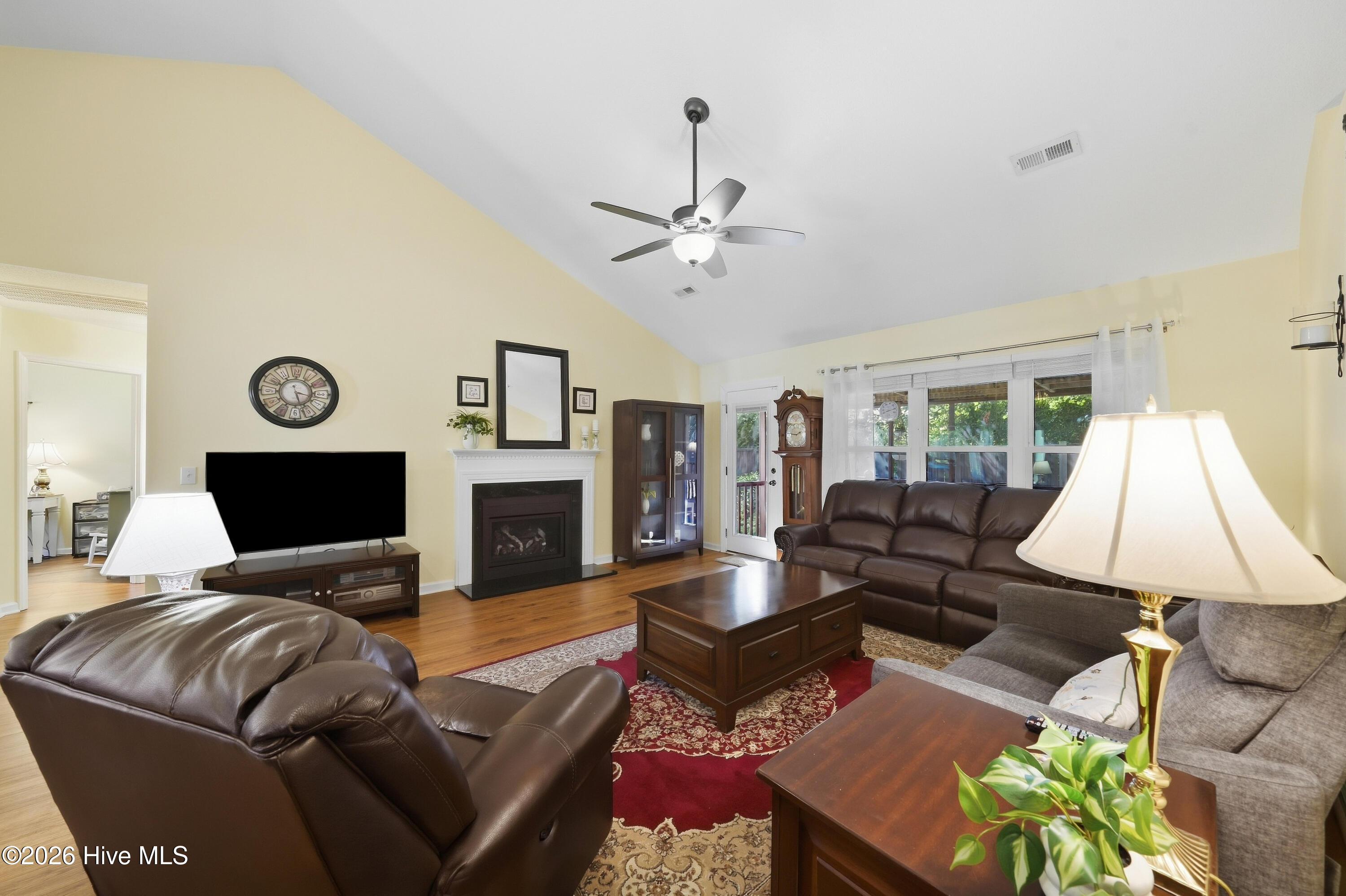 5002 Blue Grass Court