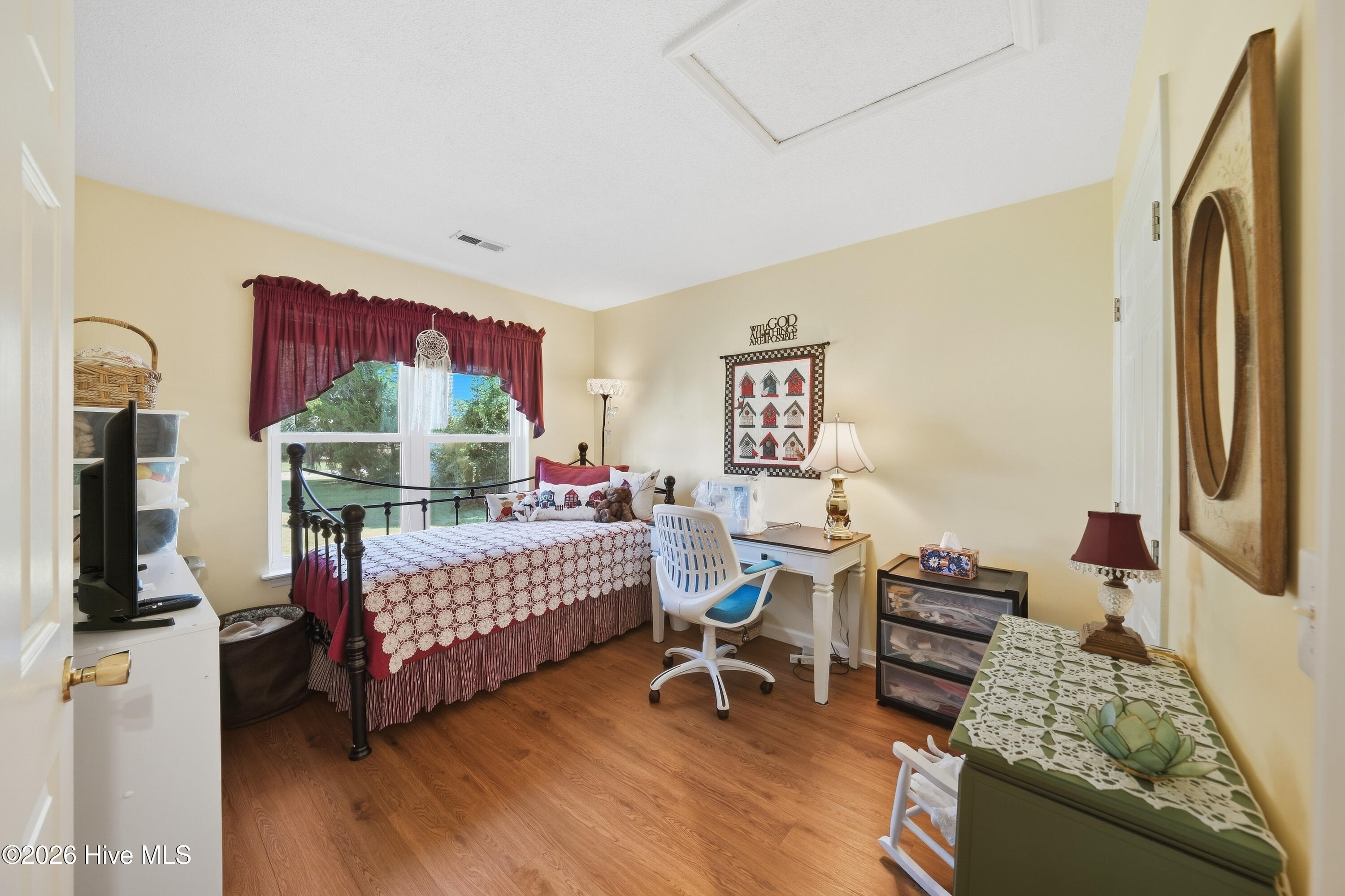 5002 Blue Grass Court