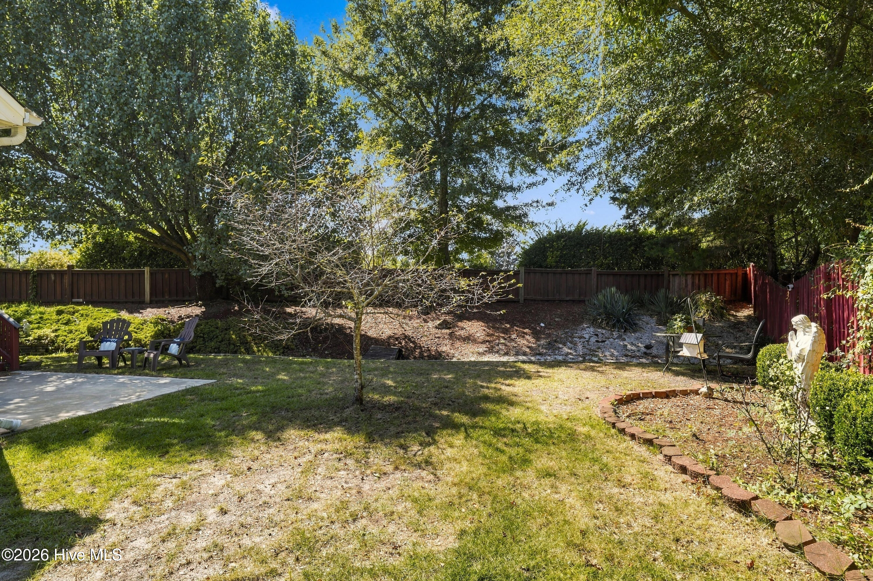 5002 Blue Grass Court