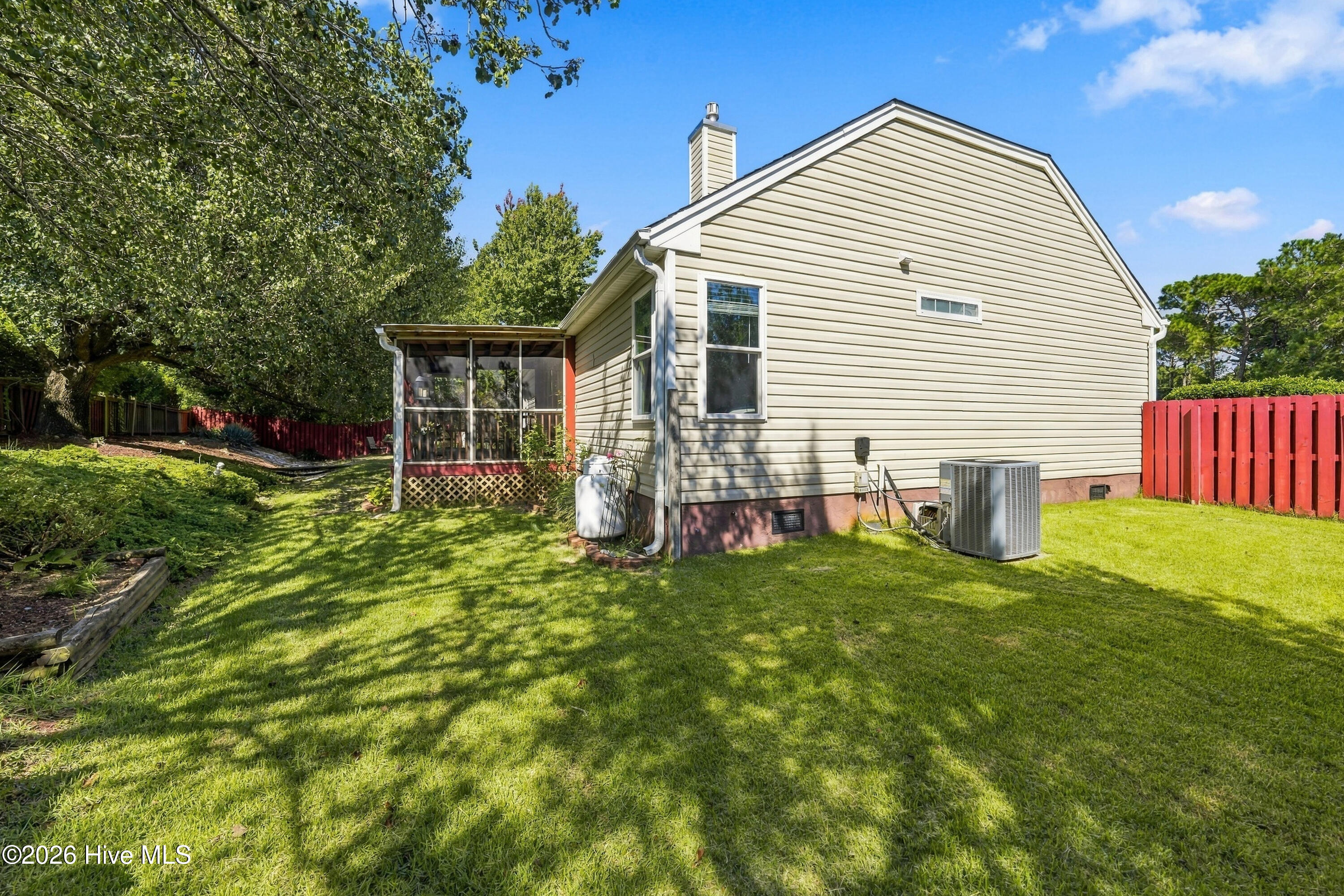 5002 Blue Grass Court