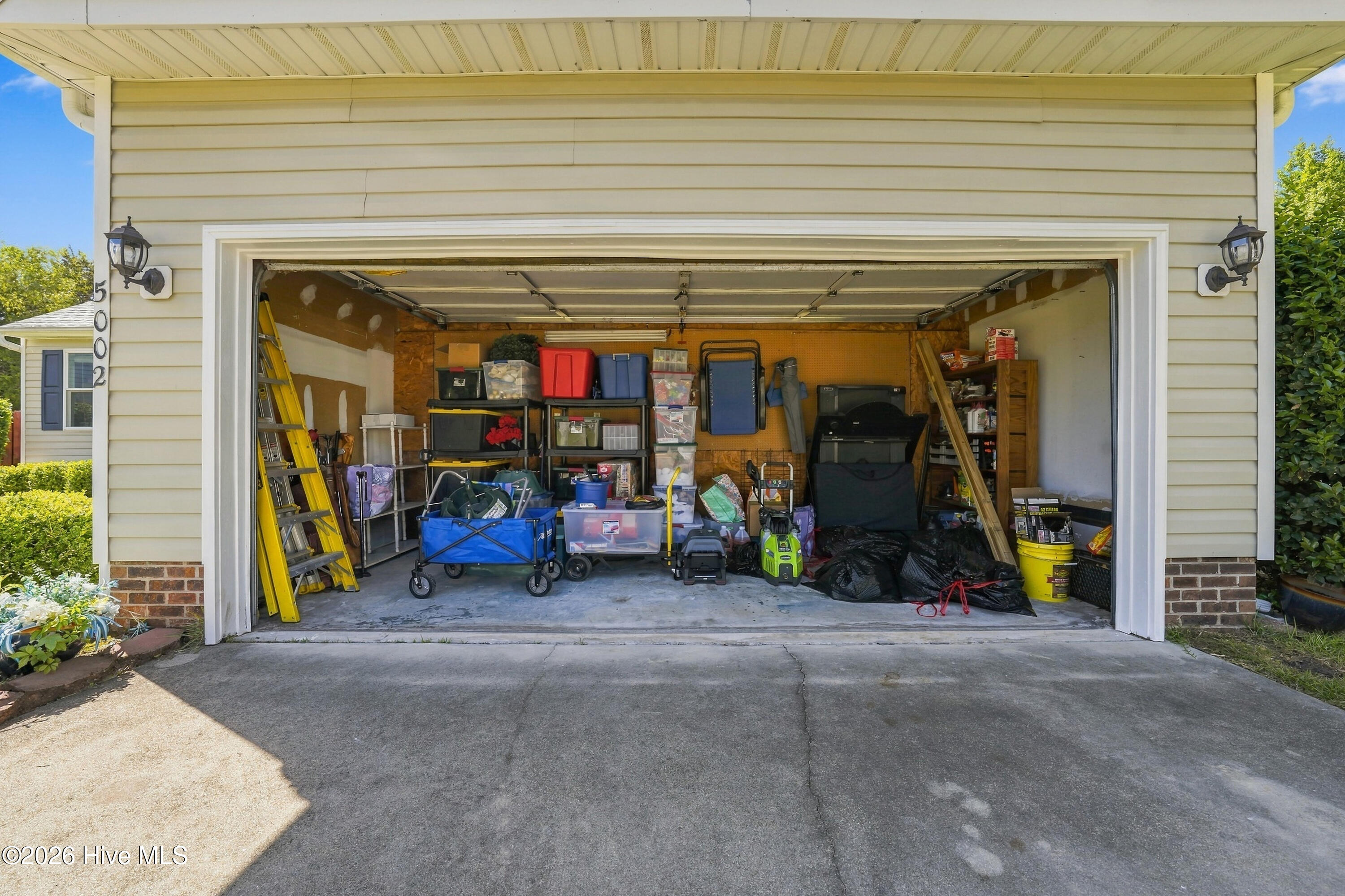 5002 Blue Grass Court