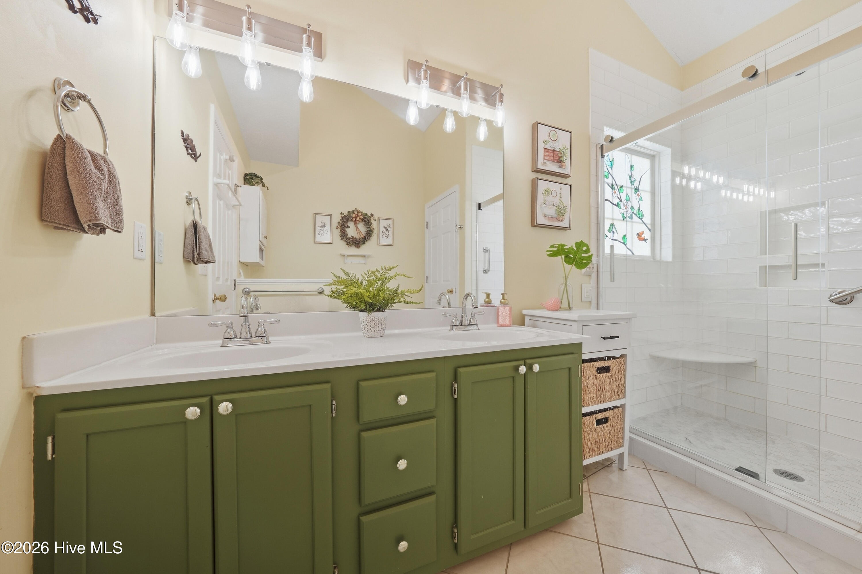 5002 Blue Grass Court