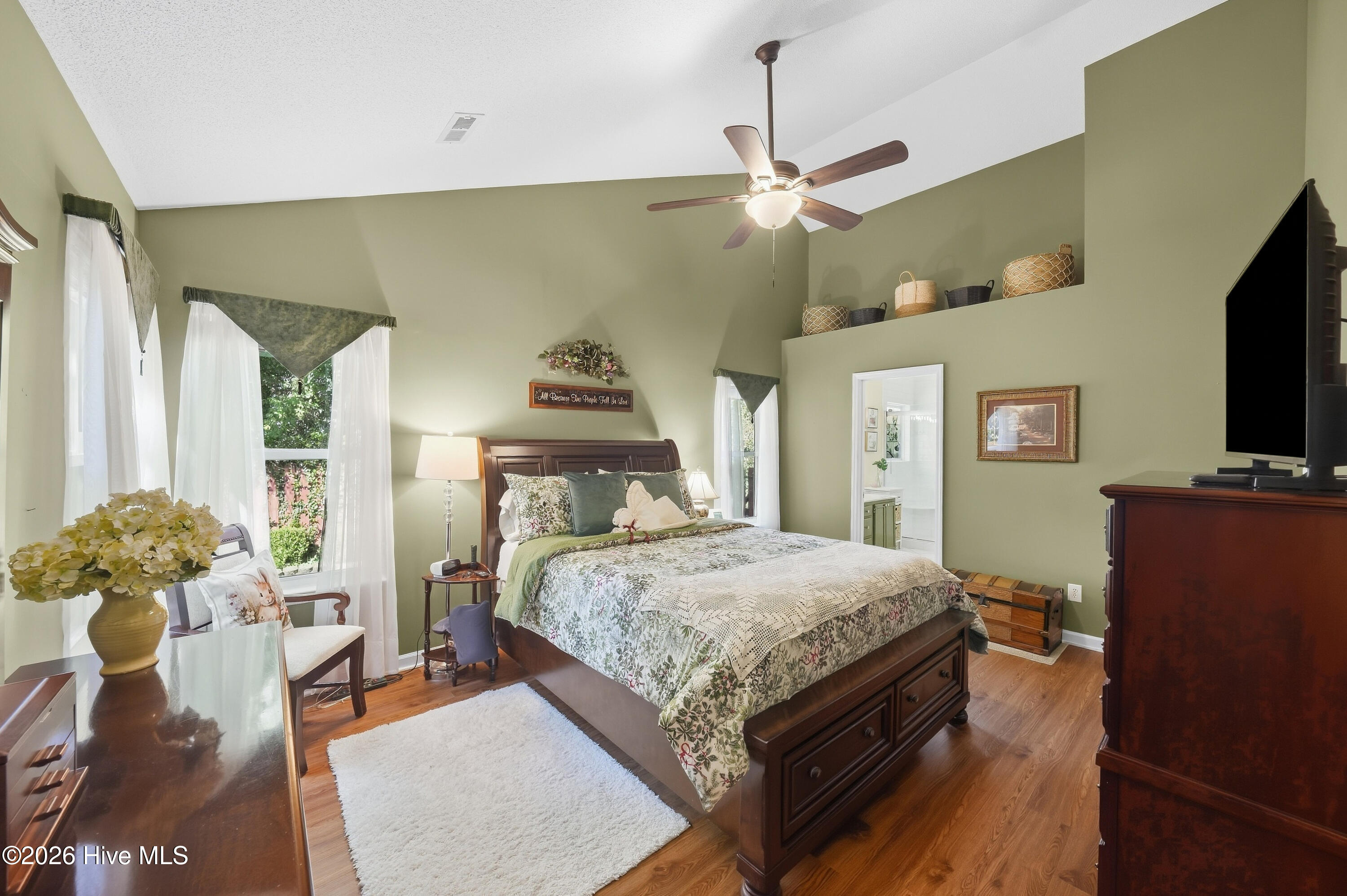 5002 Blue Grass Court