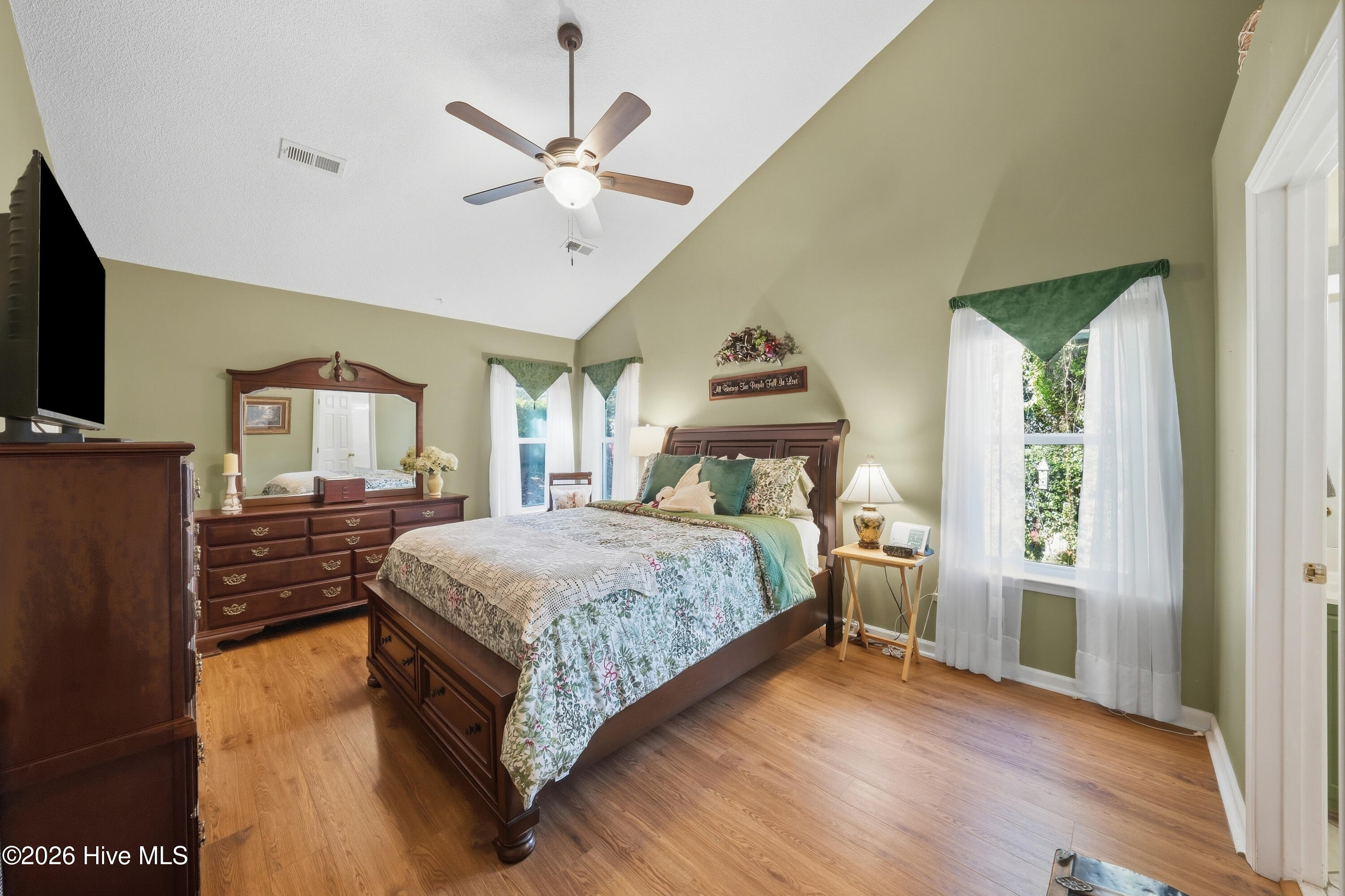 5002 Blue Grass Court