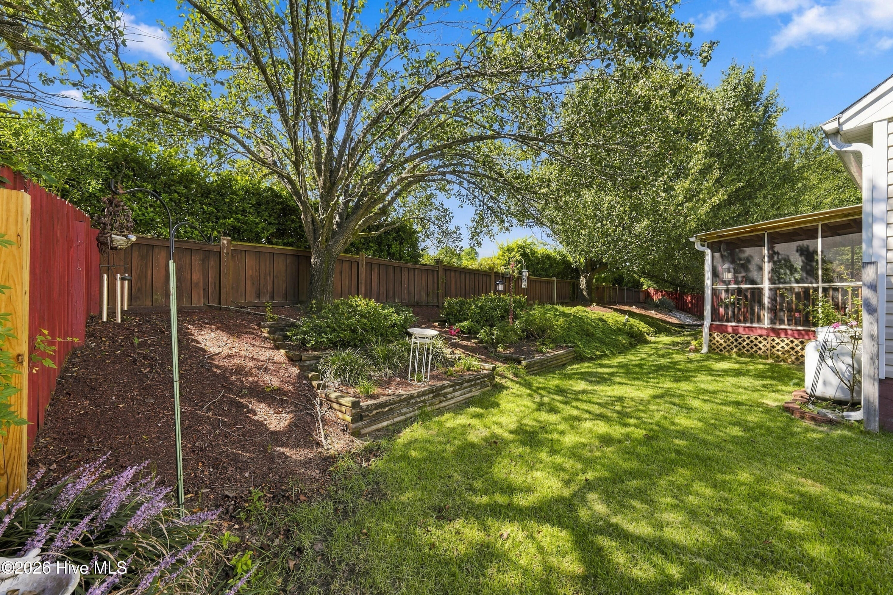 5002 Blue Grass Court
