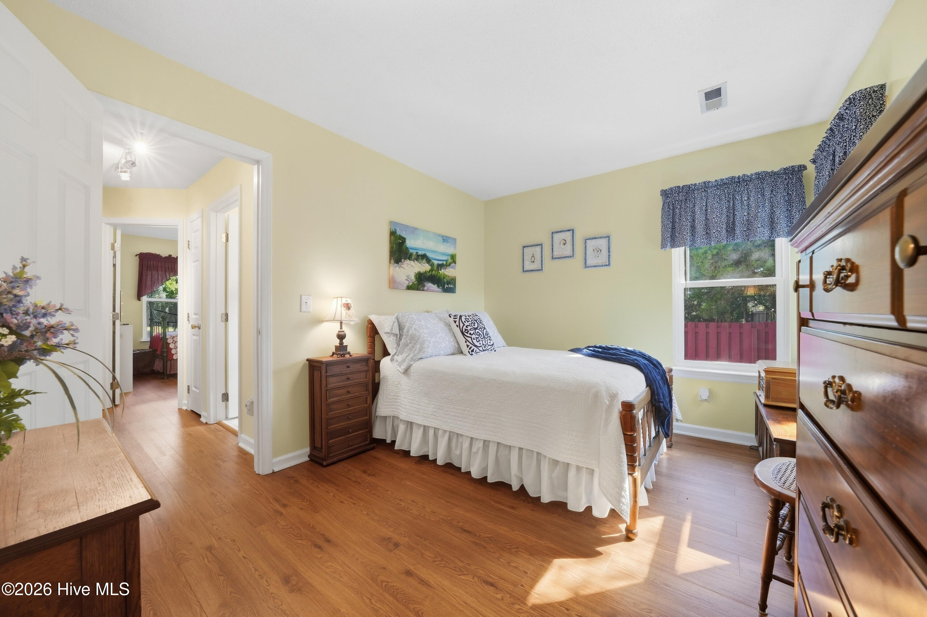 5002 Blue Grass Court