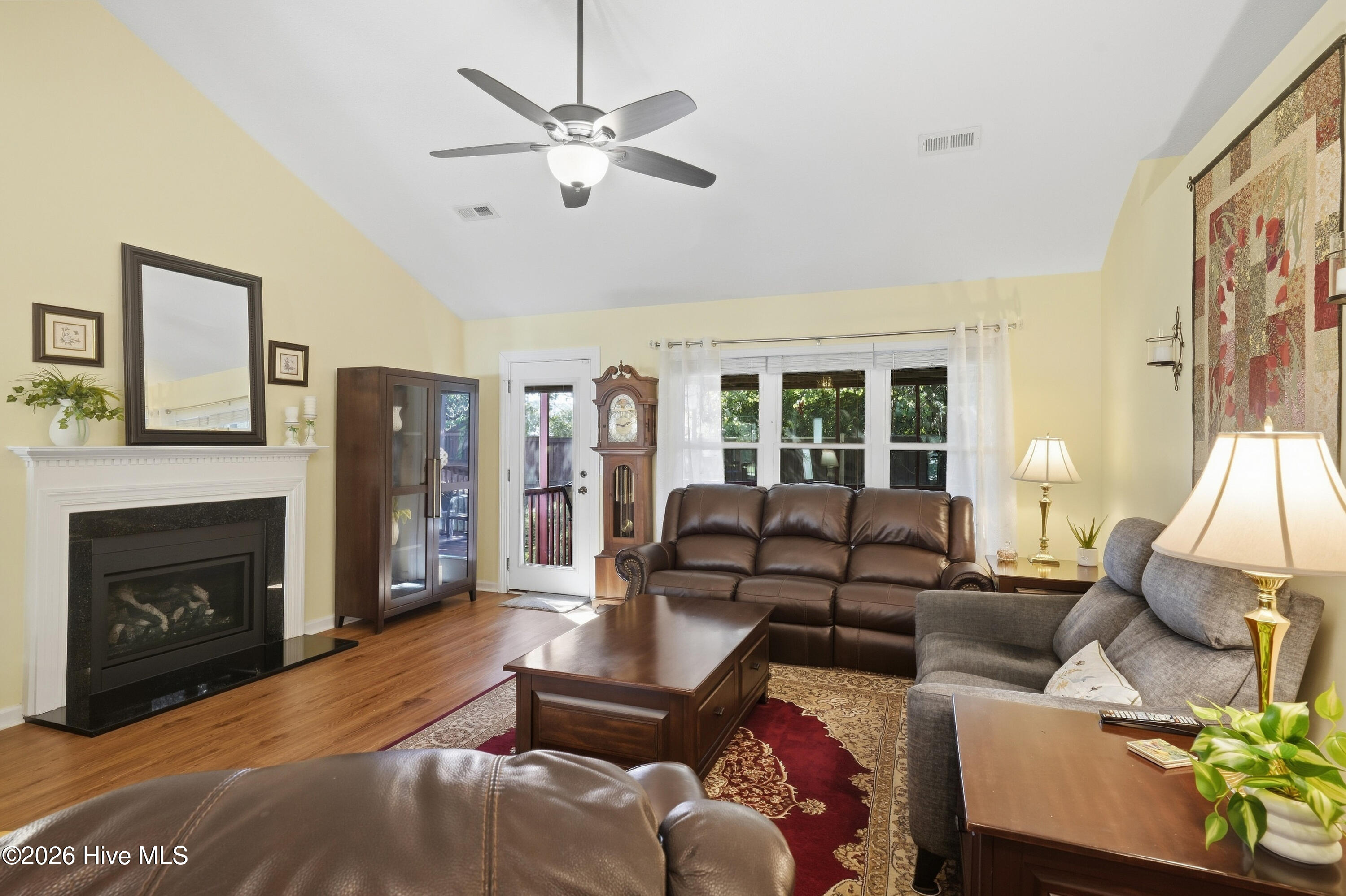 5002 Blue Grass Court