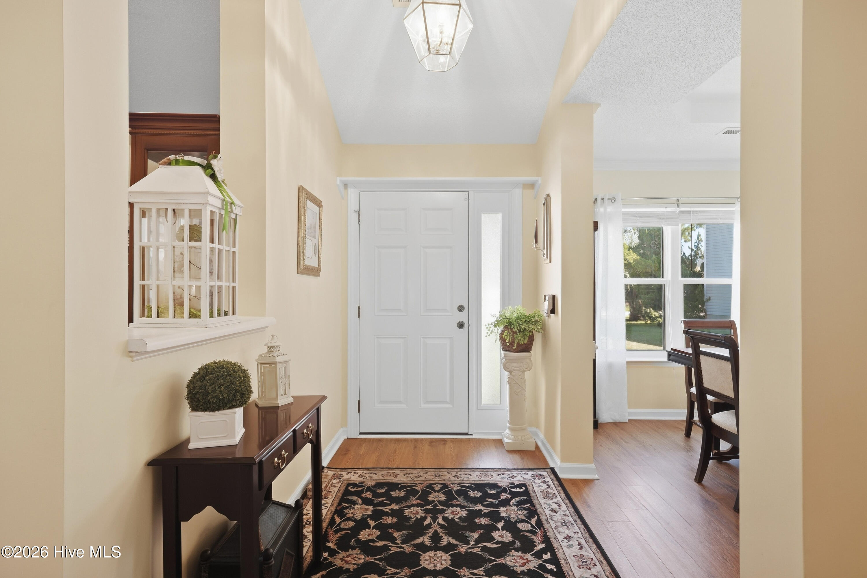 5002 Blue Grass Court