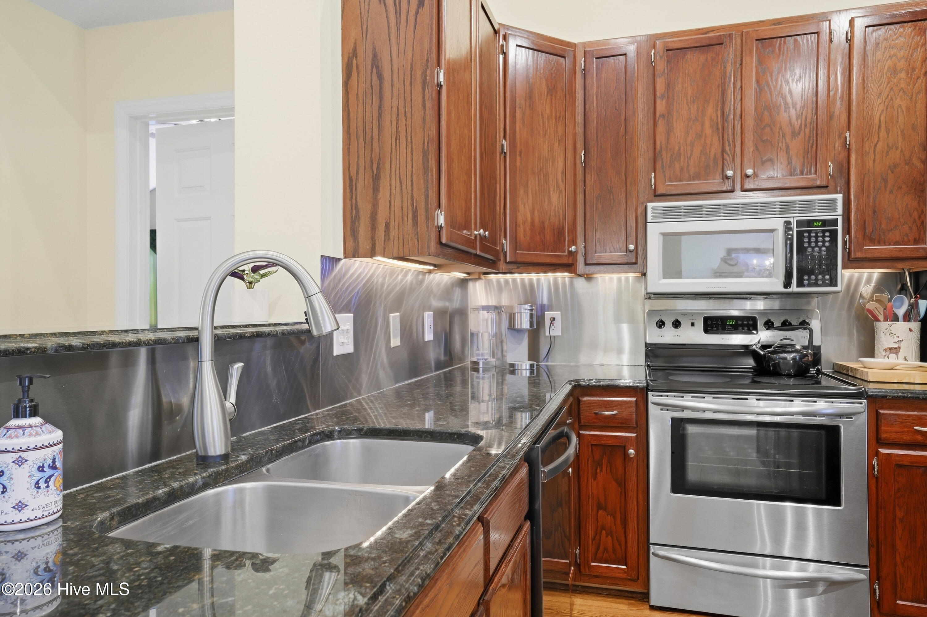 5002 Blue Grass Court