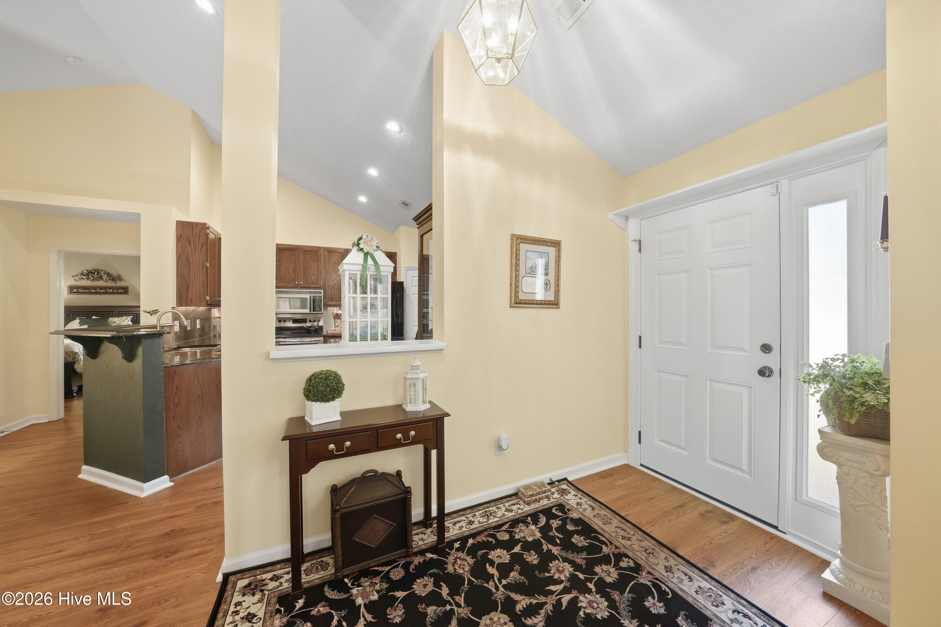 5002 Blue Grass Court