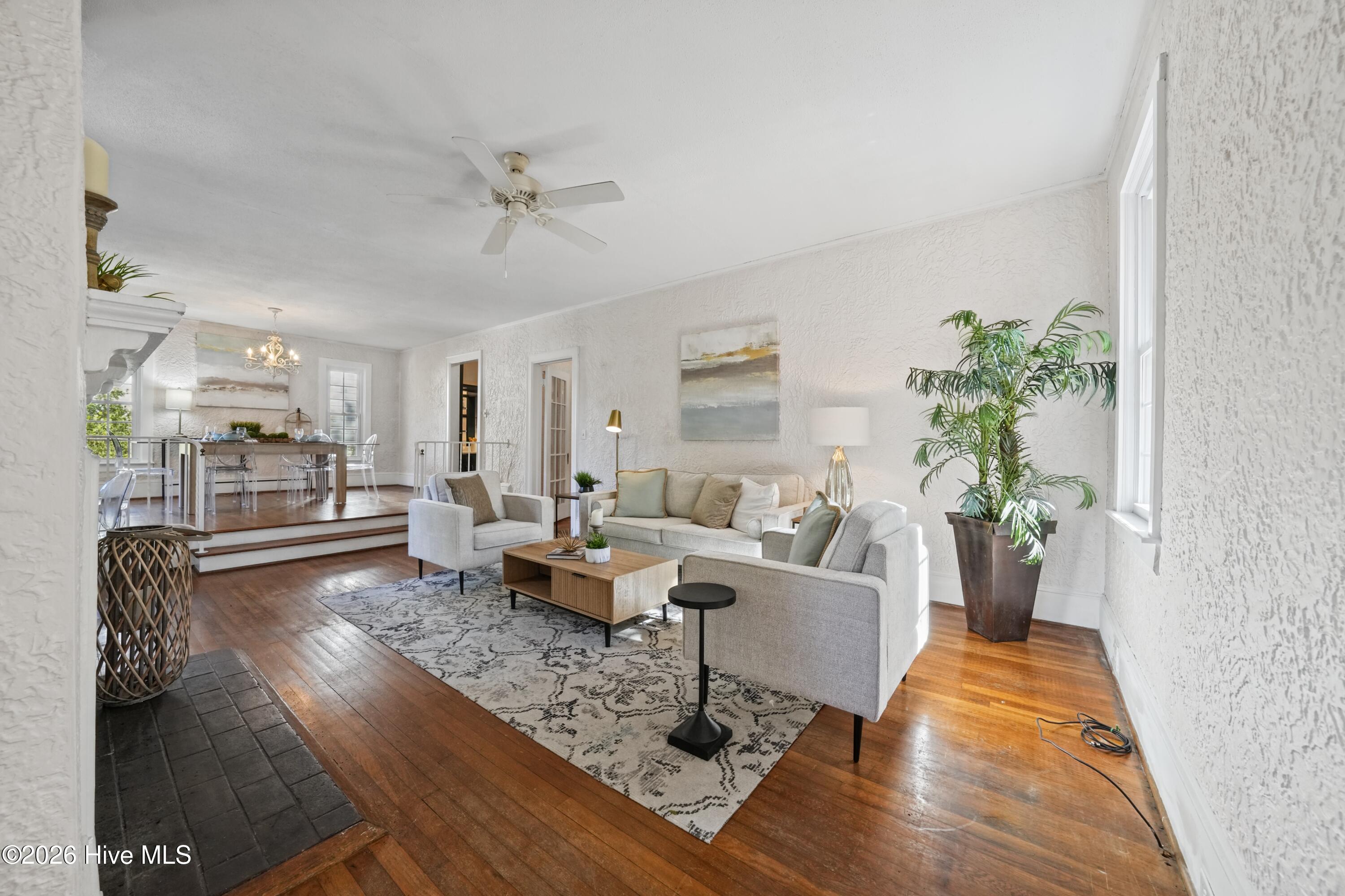 1411 Hawthorne Road